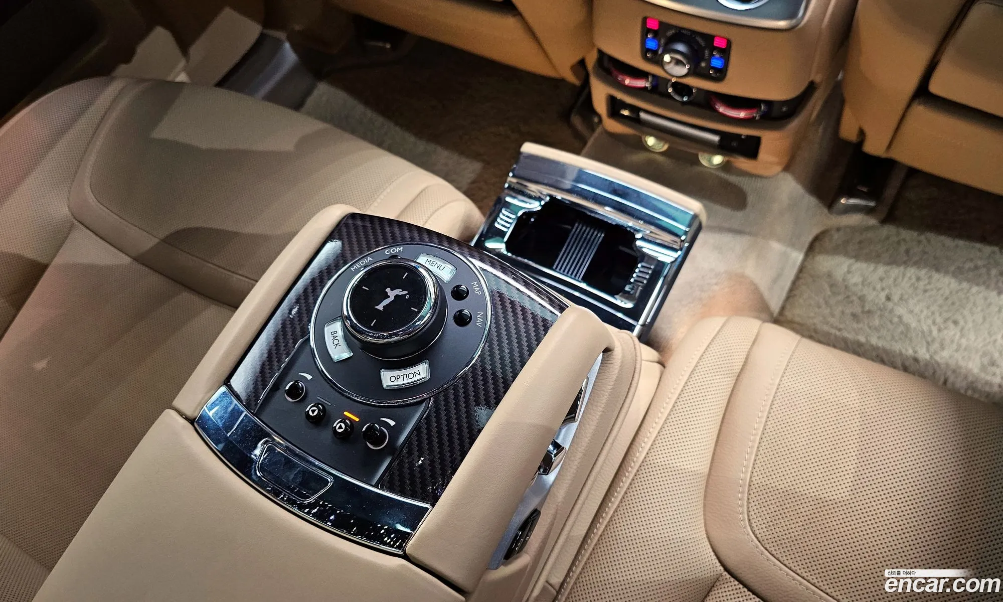 Rolls-Royce Ghost 2019 SCA664S01KUX44044 — 13