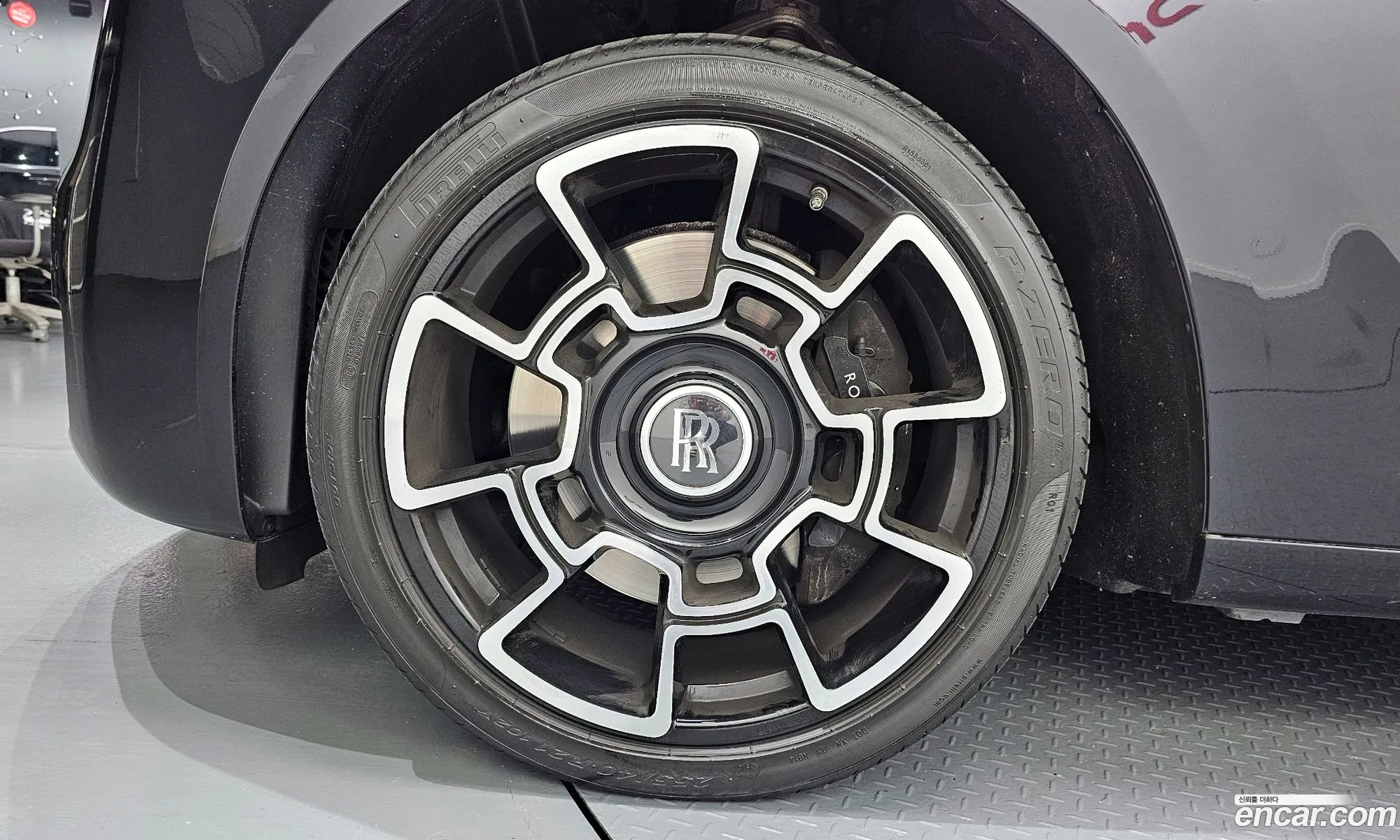 Rolls-Royce Ghost 2019 SCA664S01KUX44044 — 4