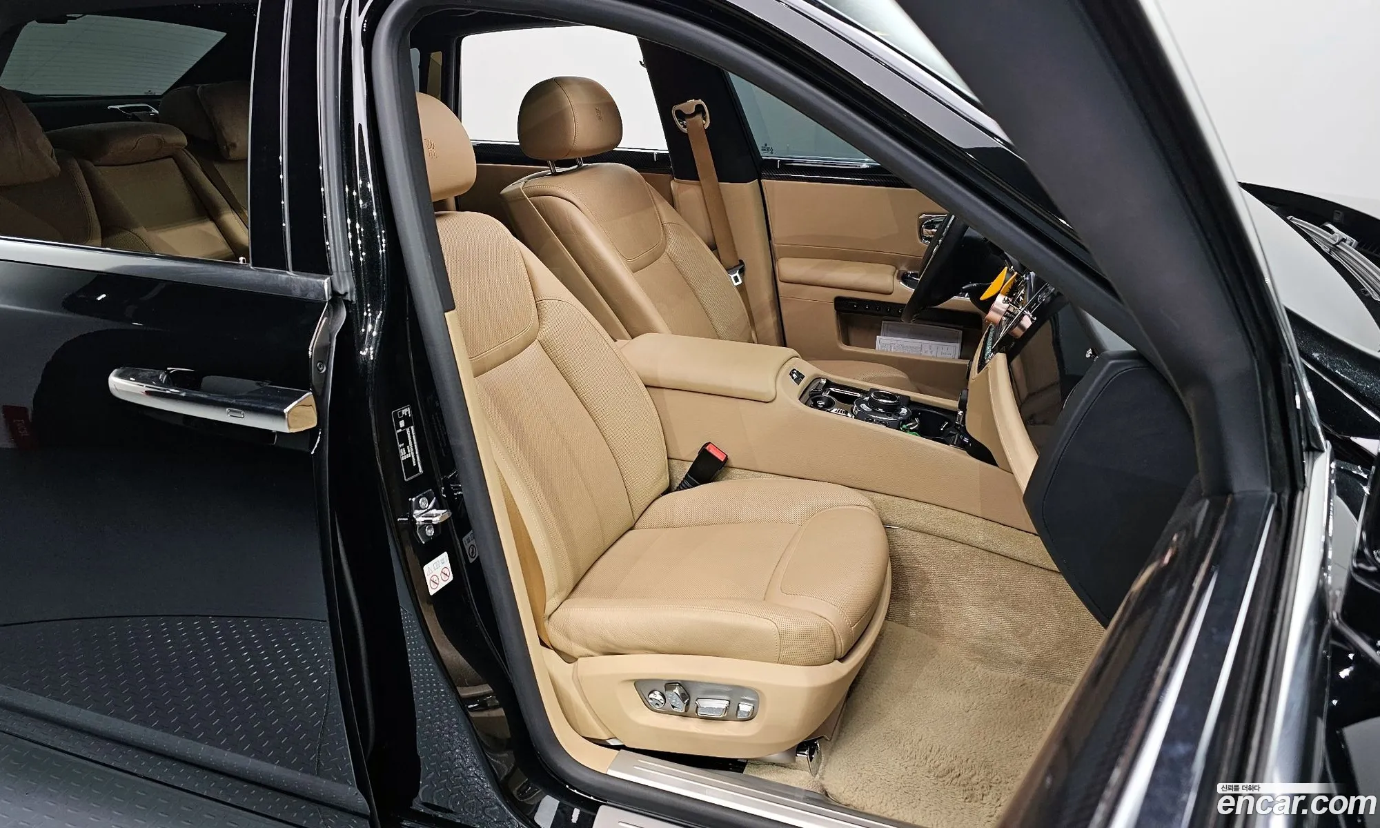 Rolls-Royce Ghost 2019 SCA664S01KUX44044 — 20