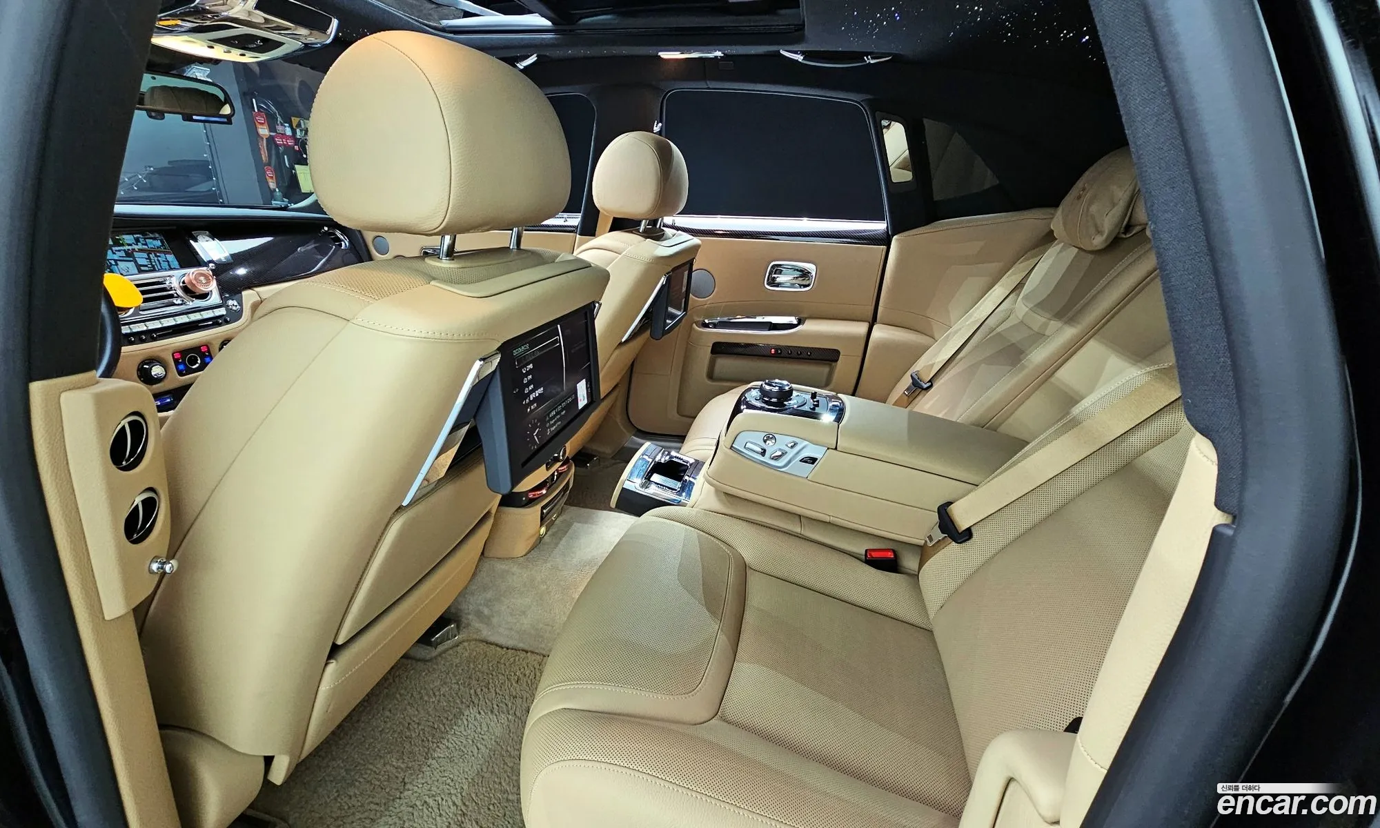 Rolls-Royce Ghost 2019 SCA664S01KUX44044 — 2