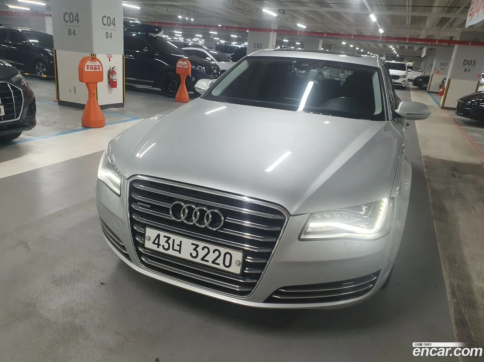 Audi A8 2011 — 16
