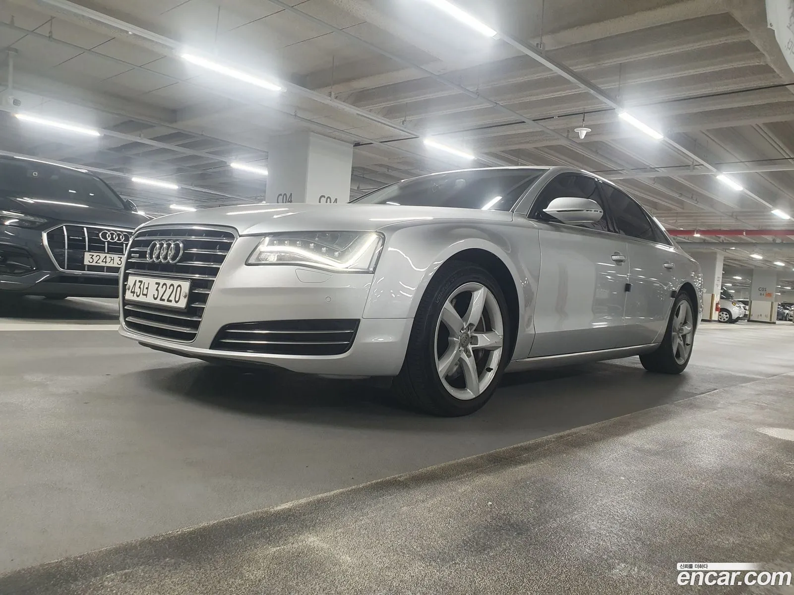 Audi A8 2011 — 17