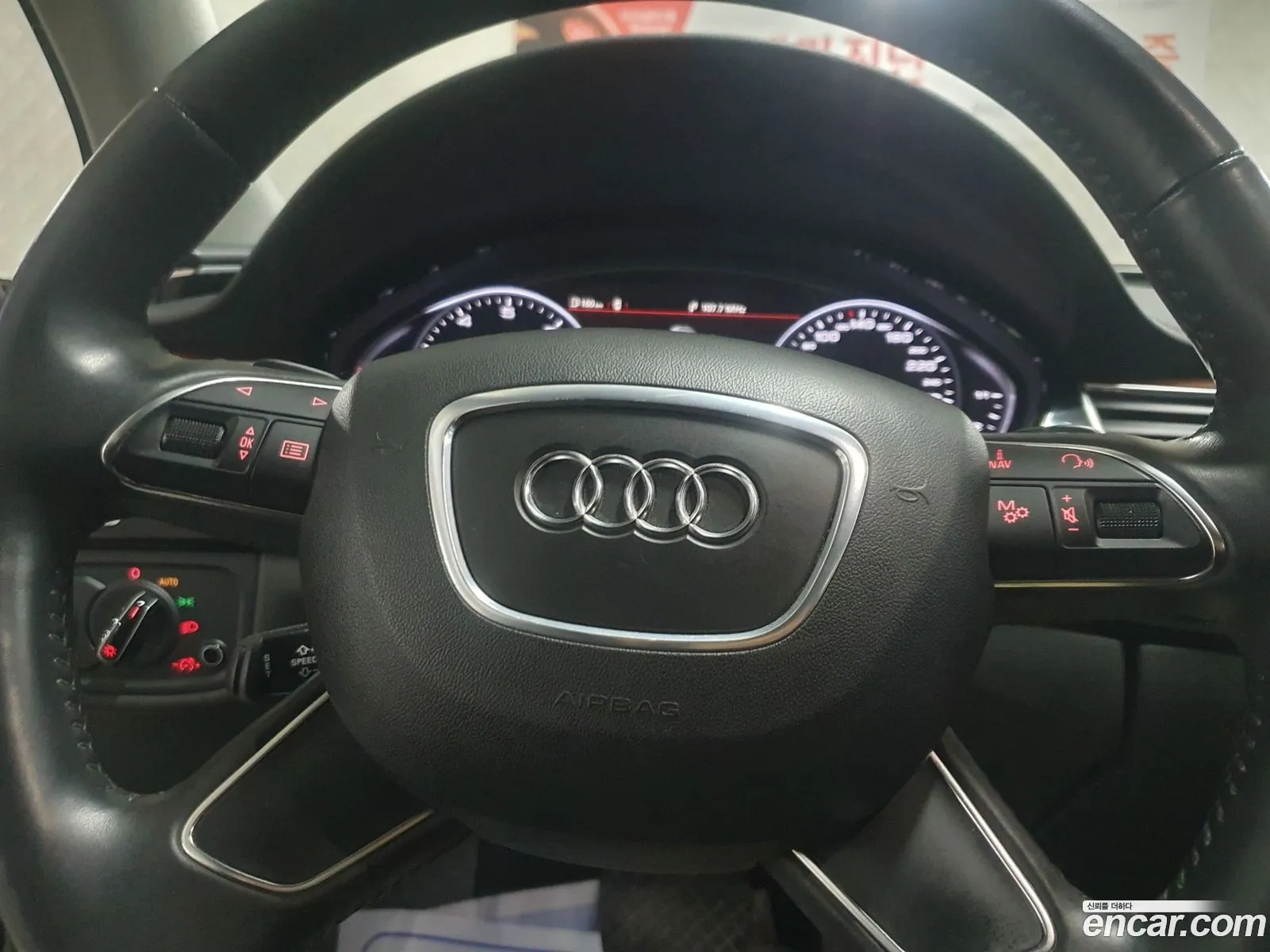 Audi A8 2011 — 2