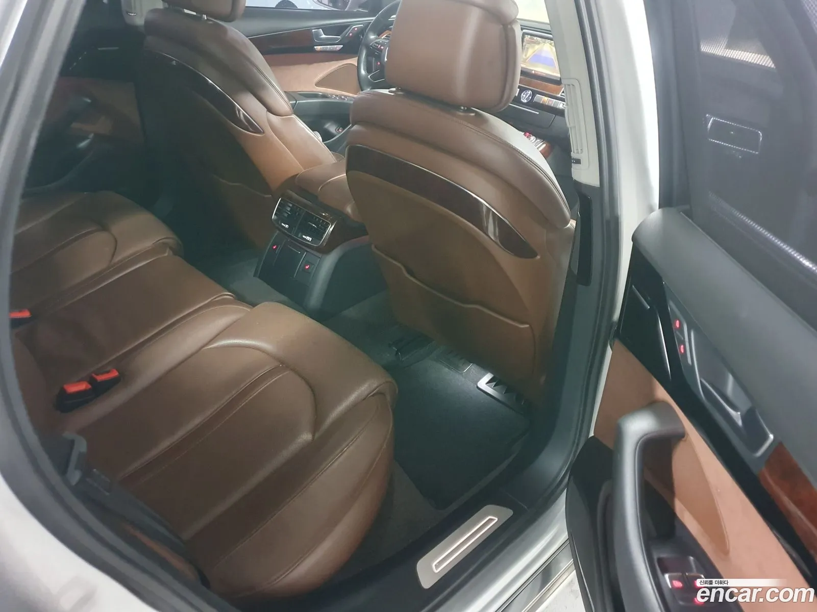 Audi A8 2011 — 6