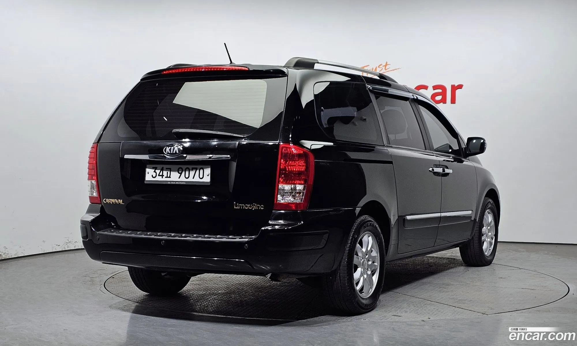 Kia Carnival R 2013 — 16