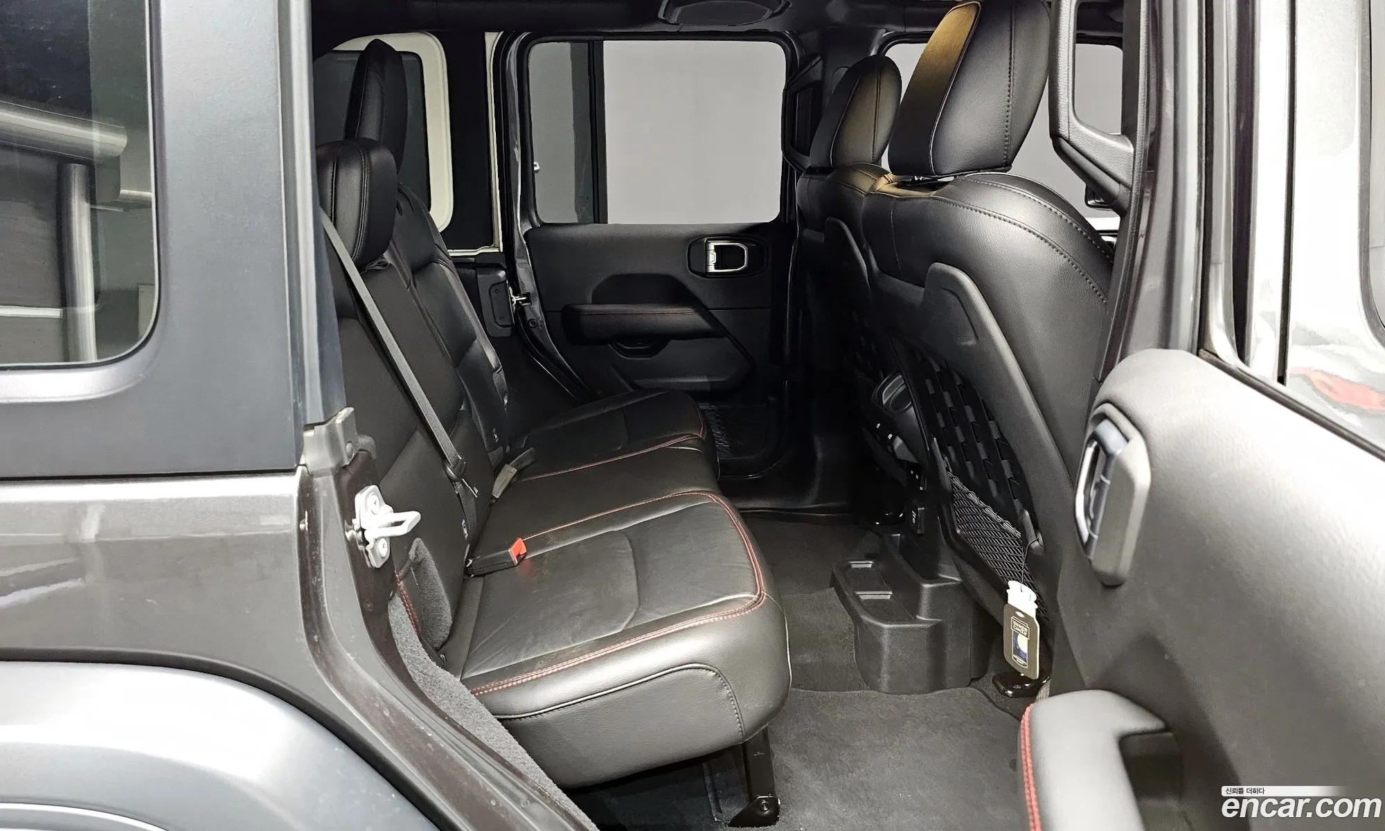 Jeep Wrangler 2023 — 20