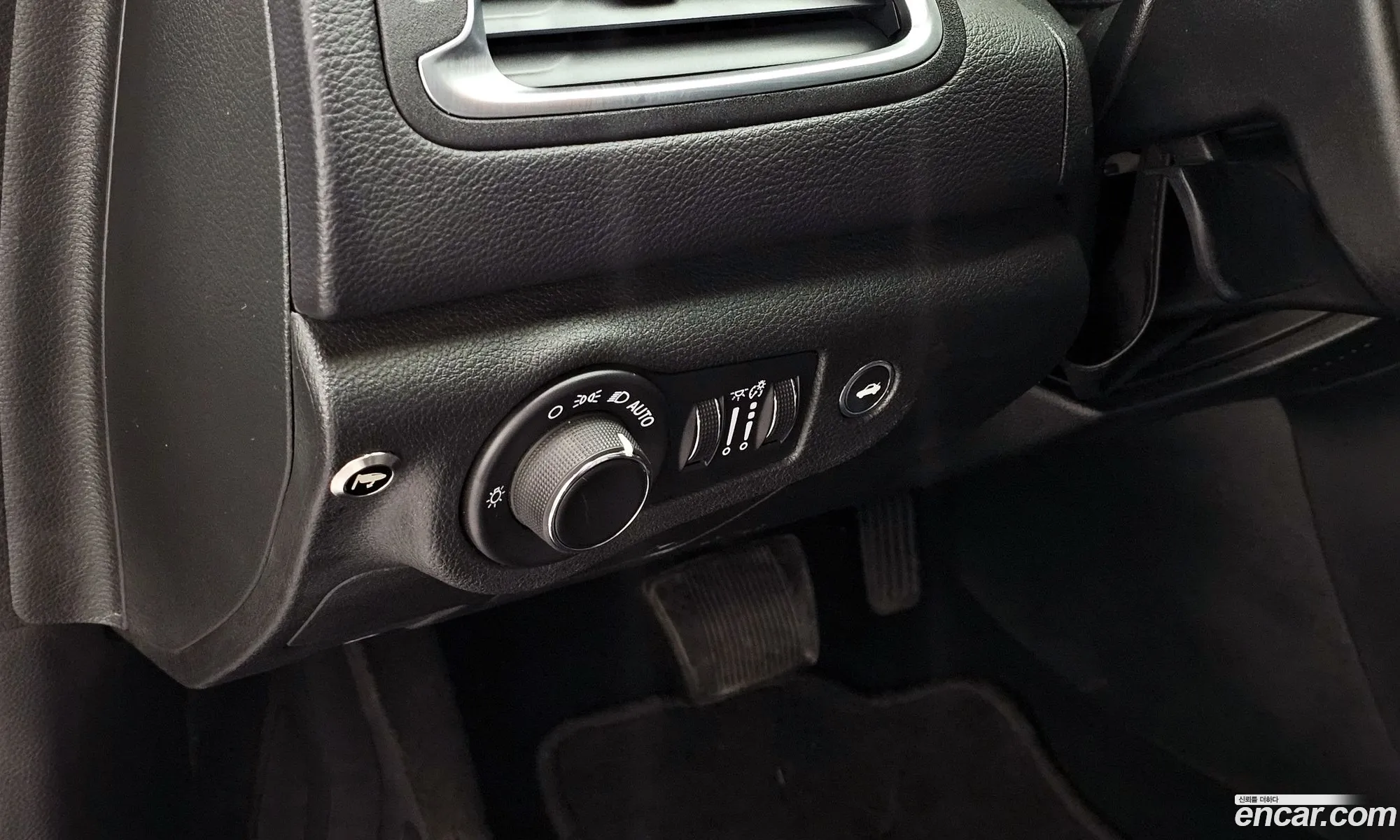 Chrysler 200 2015 1C3CCCAB4FN651170 — 3