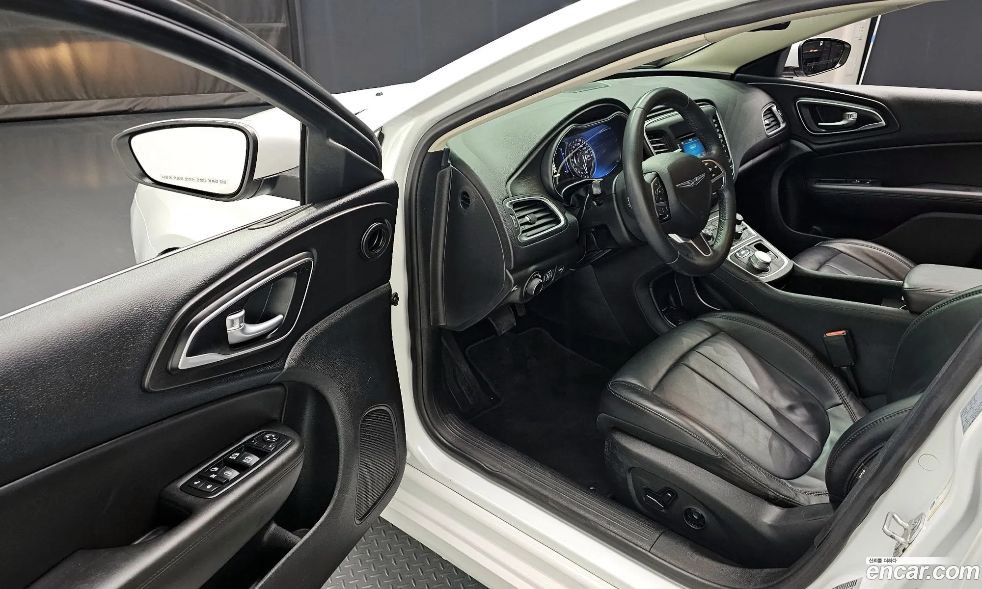Chrysler 200 2015 1C3CCCAB4FN651170 — 18