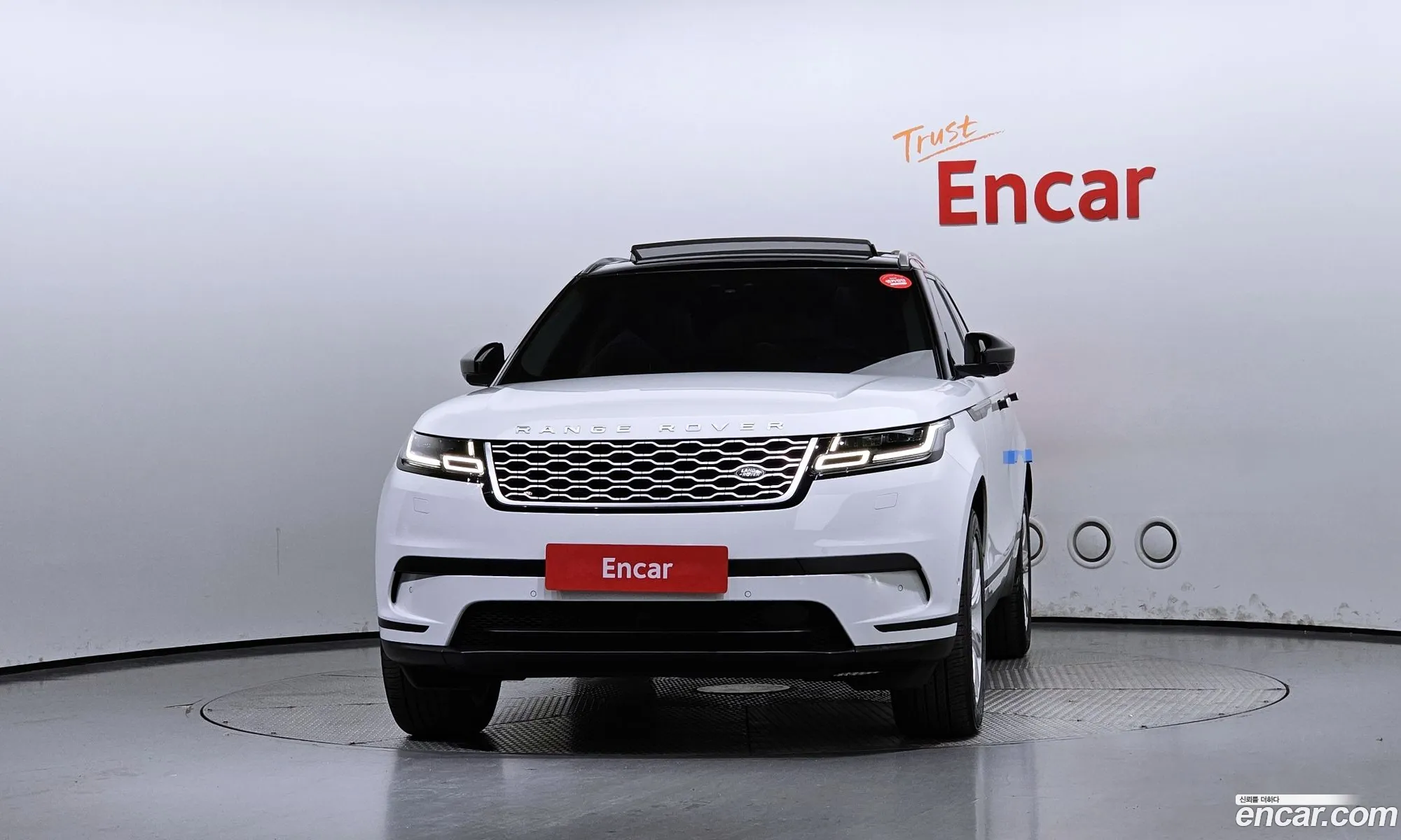 Land Rover Range Rover Velar 2019 — 10