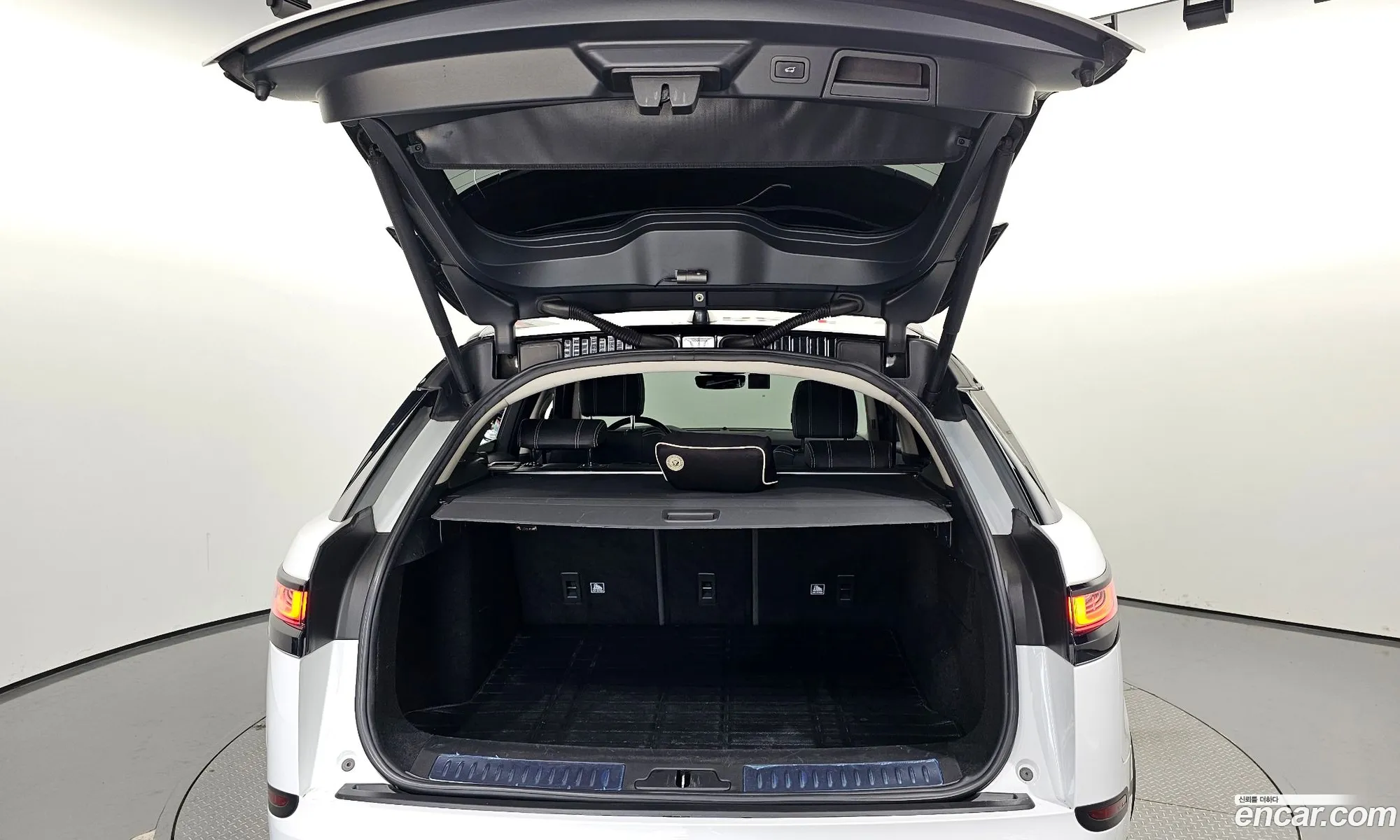 Land Rover Range Rover Velar 2019 — 6