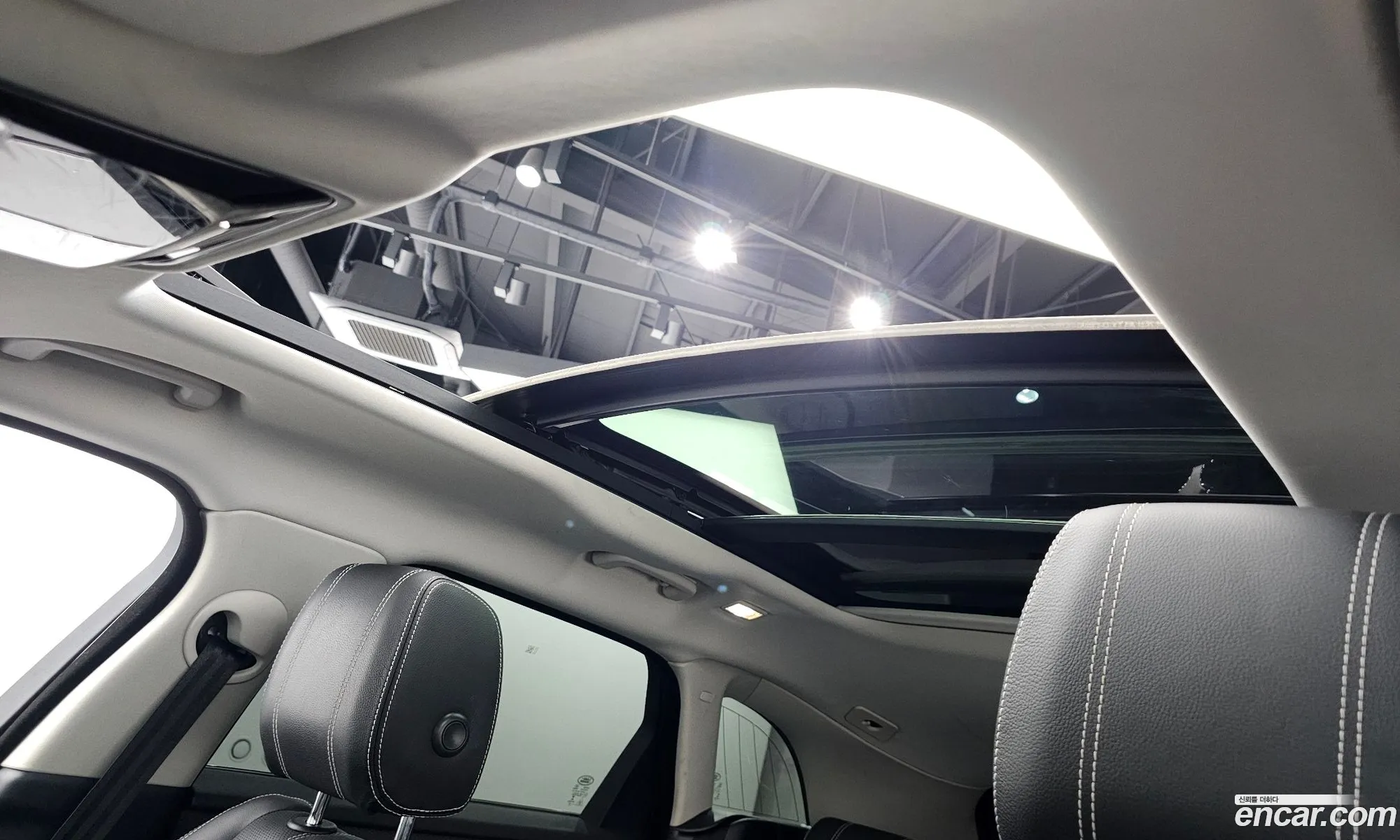Land Rover Range Rover Velar 2019 — 9