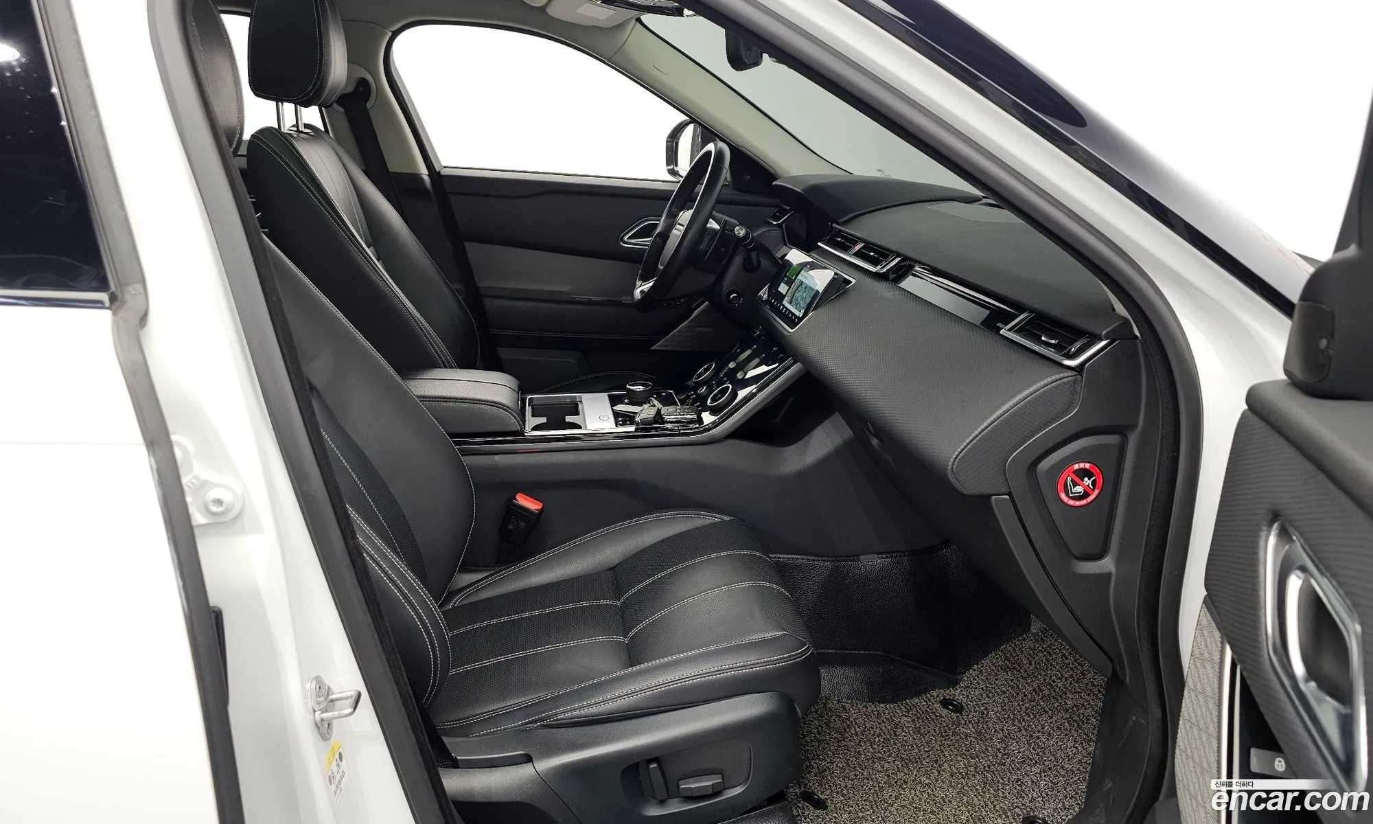 Land Rover Range Rover Velar 2019 — 16