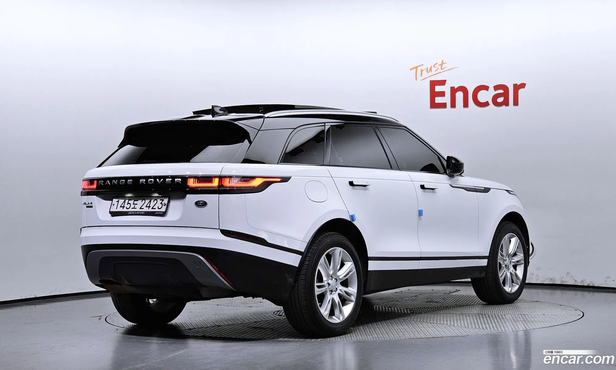 Land Rover Range Rover Velar 2019 — 17