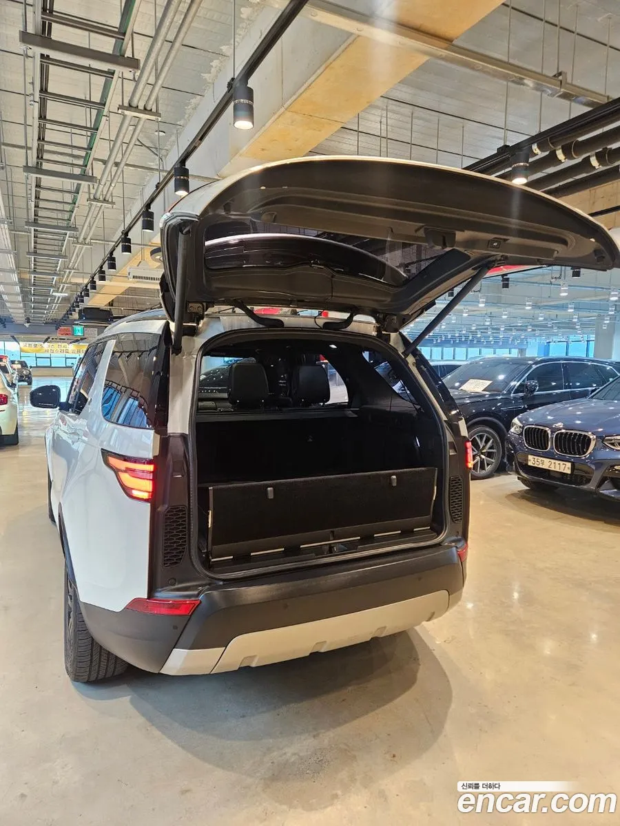 Land Rover Discovery 5 2017 — 13