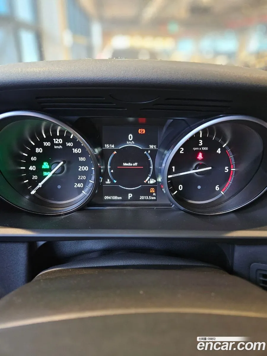 Land Rover Discovery 5 2017 — 3