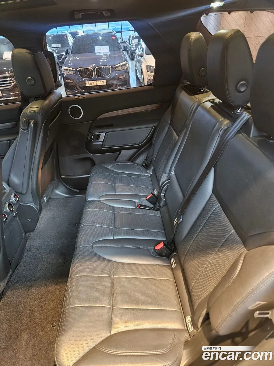 Land Rover Discovery 5 2017 — 12