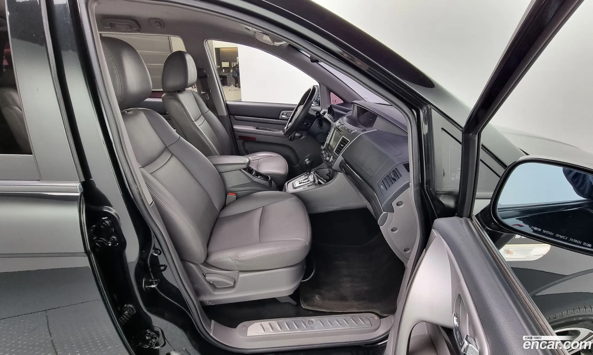 KG Mobility (SsangYong) Korando Turismo 2014 — 12