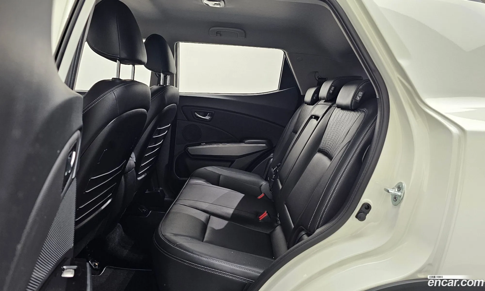 KG Mobility (SsangYong) Tivoli Armour 2017 — 12