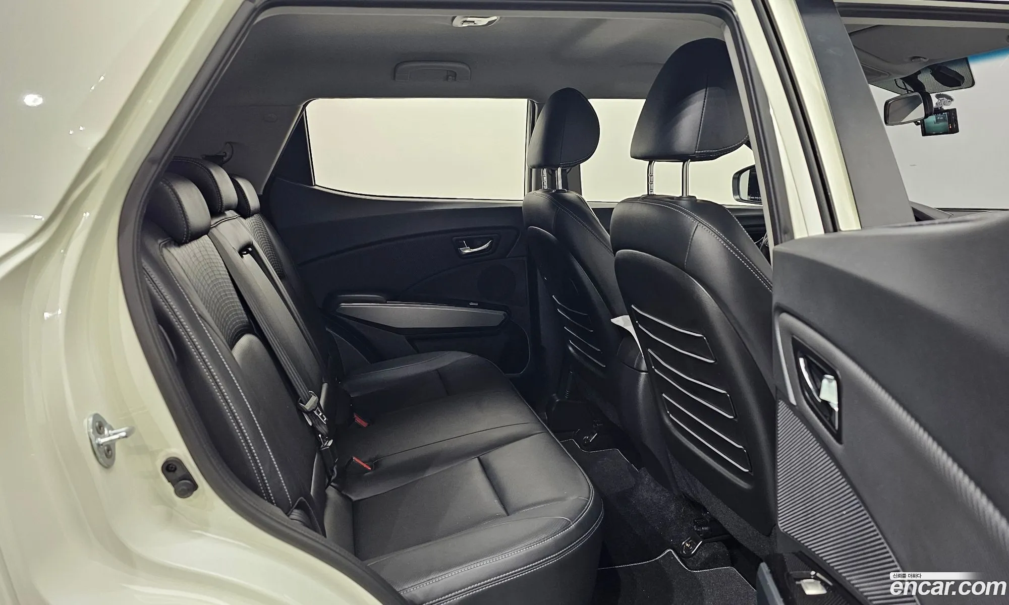 KG Mobility (SsangYong) Tivoli Armour 2017 — 17