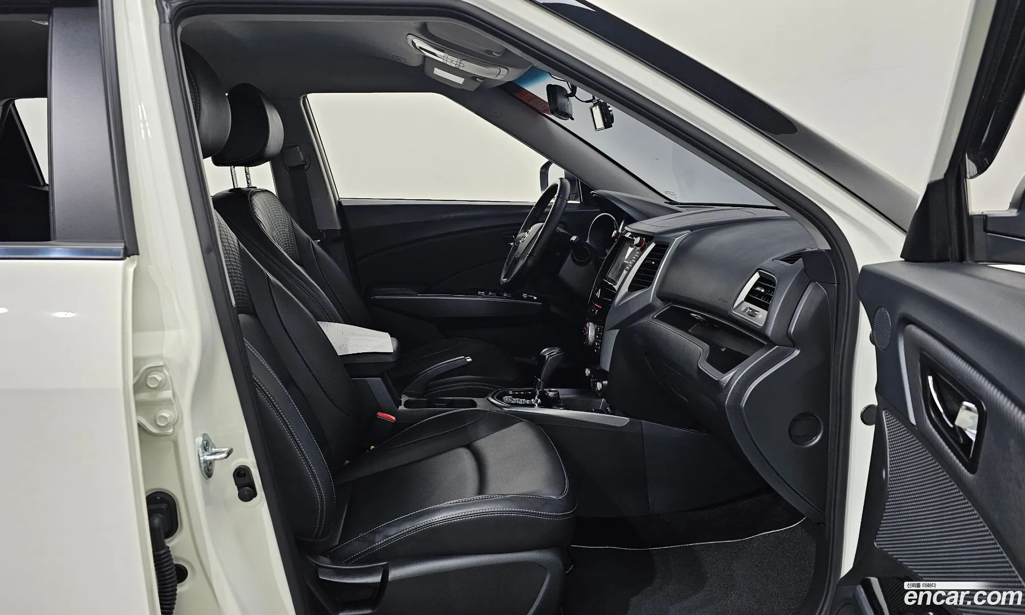 KG Mobility (SsangYong) Tivoli Armour 2017 — 2