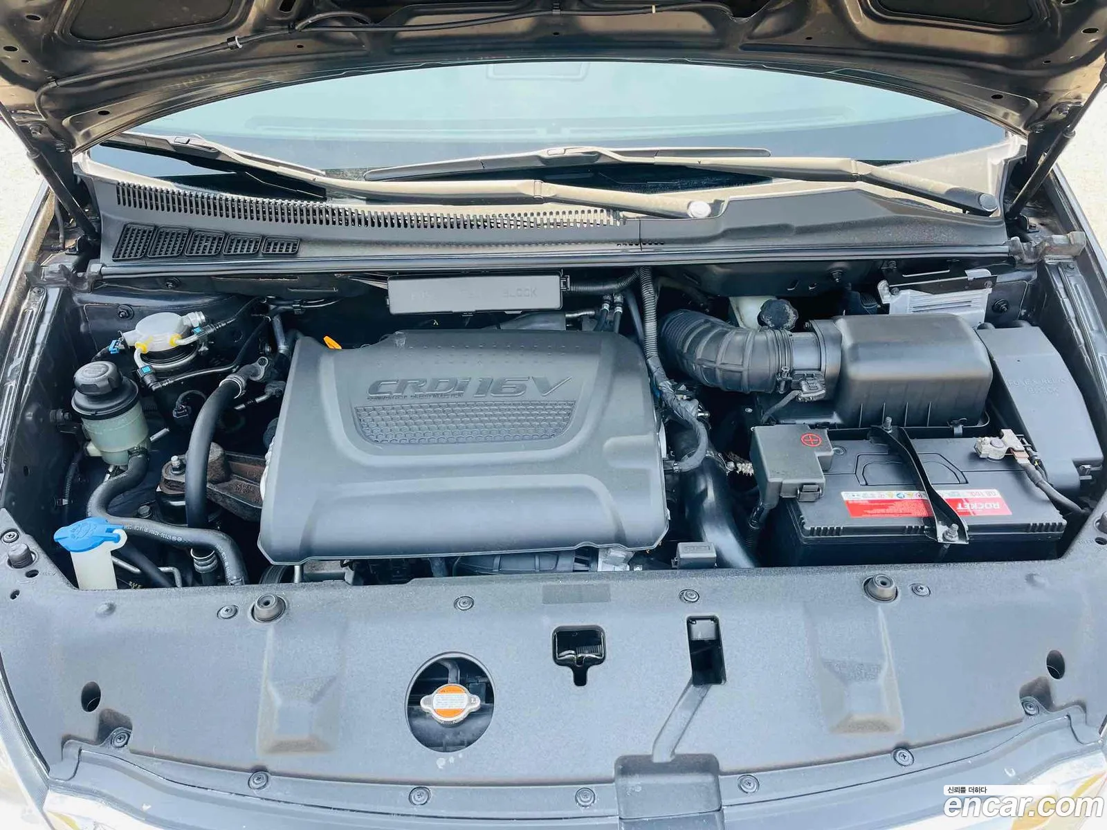 Kia Carnival R 2013 — 16