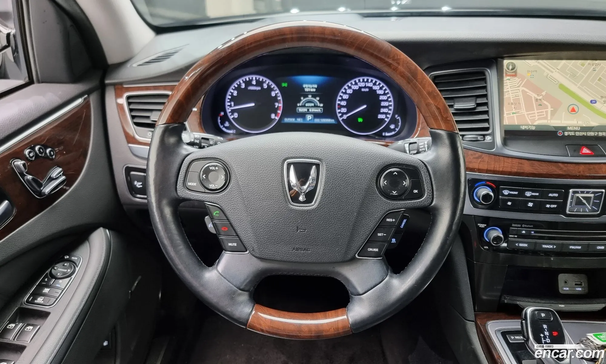 Hyundai Equus 2013 — 10