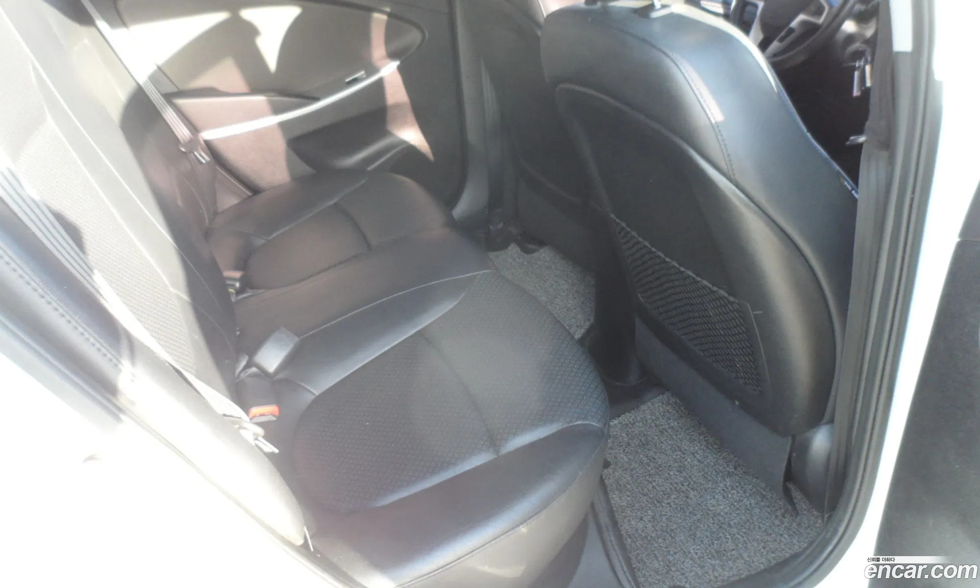 Hyundai Accent 2011 — 13
