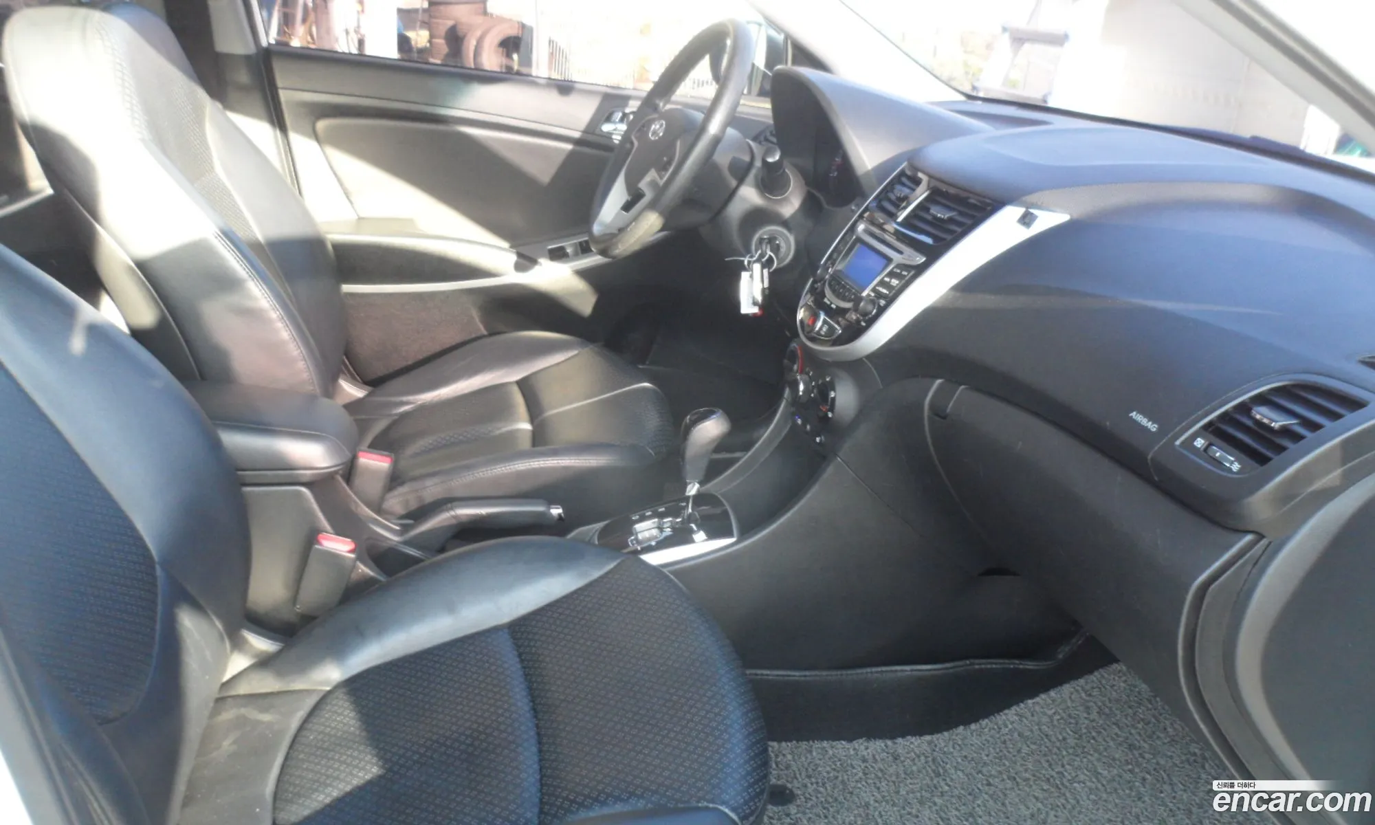 Hyundai Accent 2011 — 14