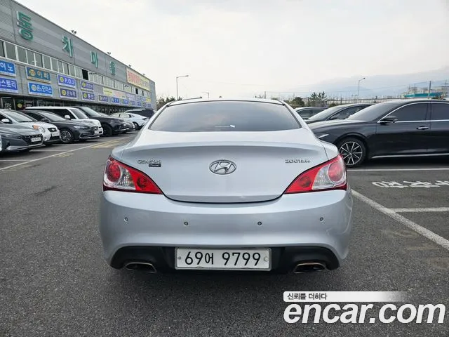 Hyundai Genesis Coupe 2010 — 3