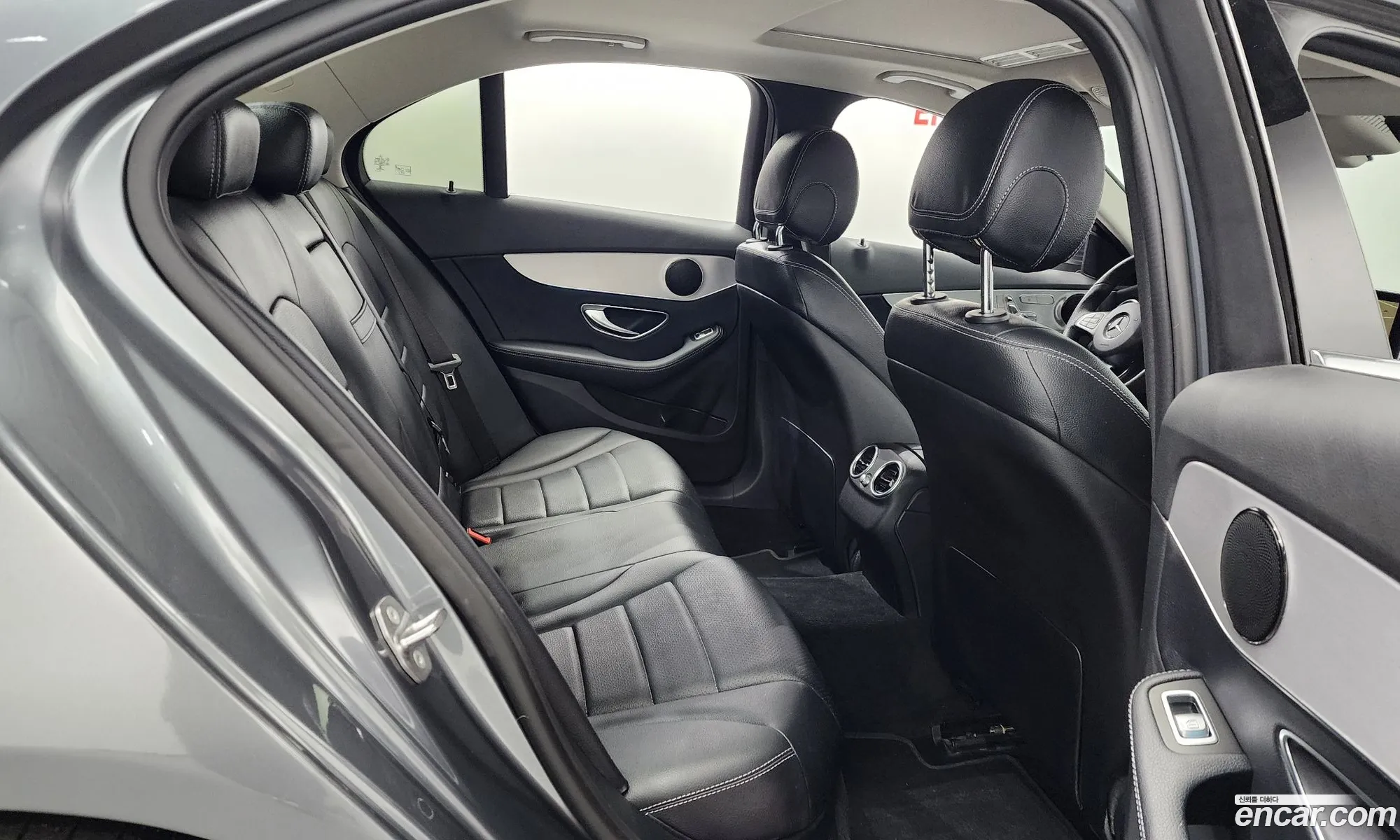 Mercedes-Benz C-Class W205 2018 — 12