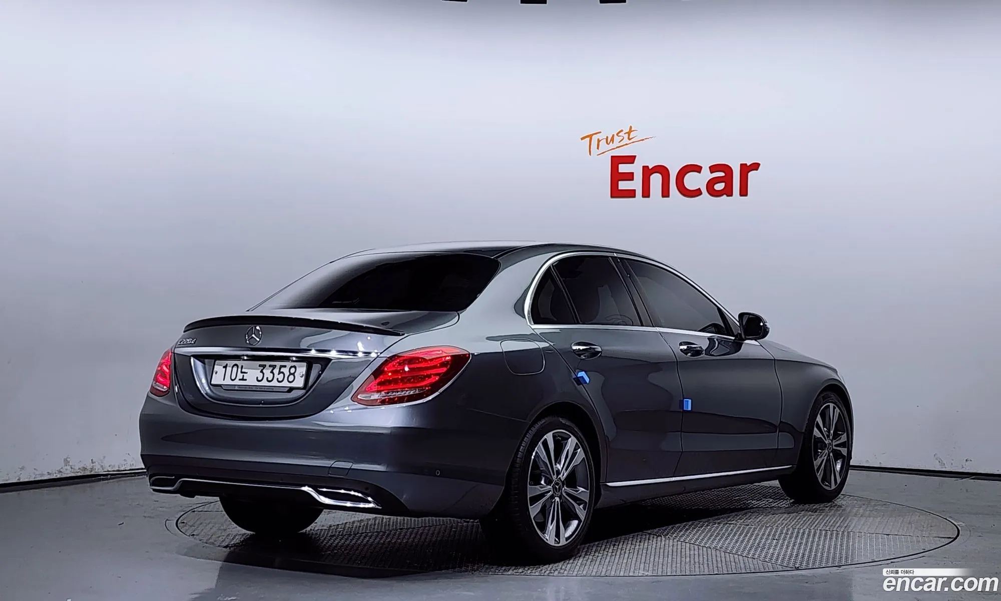 Mercedes-Benz C-Class W205 2018 — 17