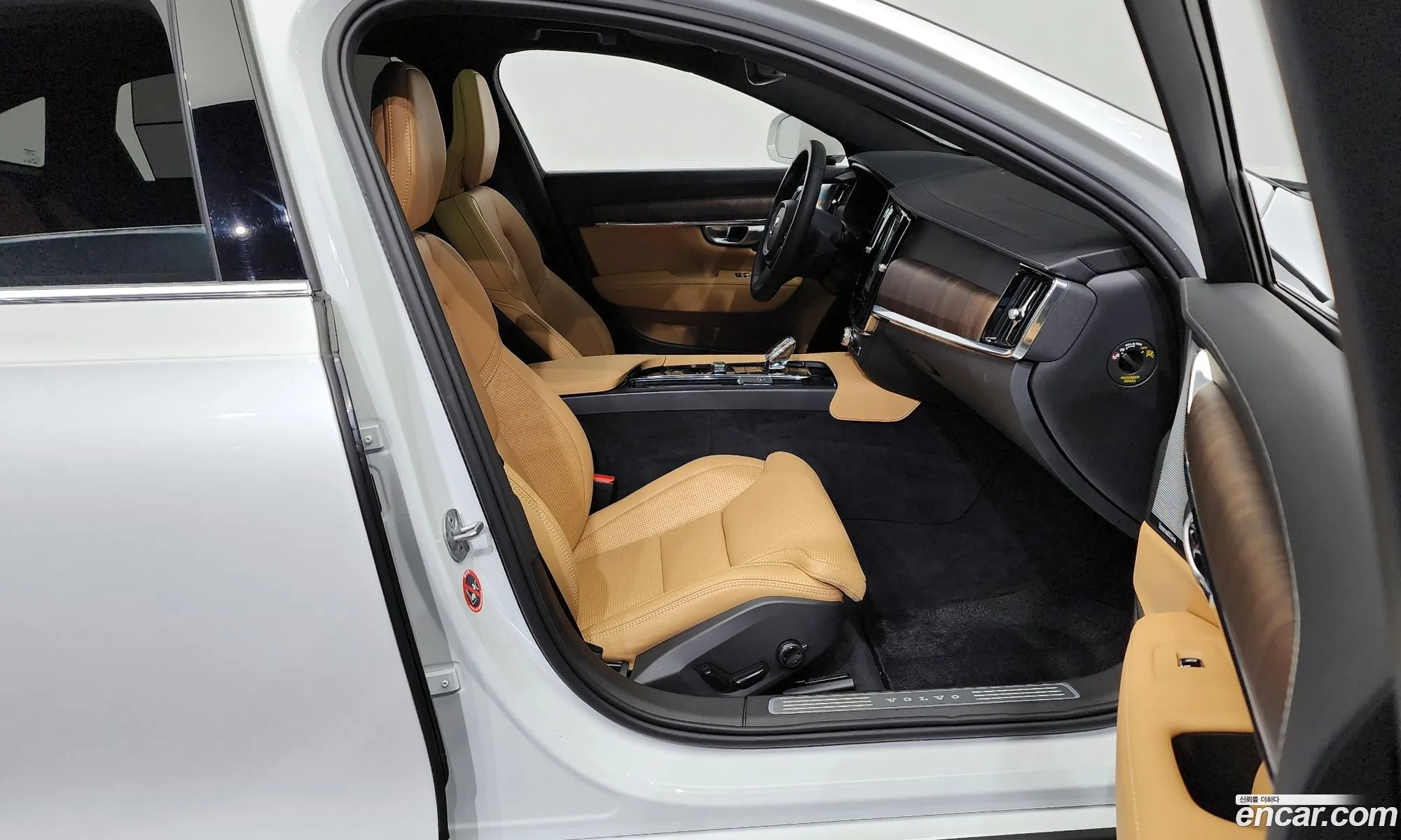 Volvo S90 2024 LVYPT0629RP401767 — 17