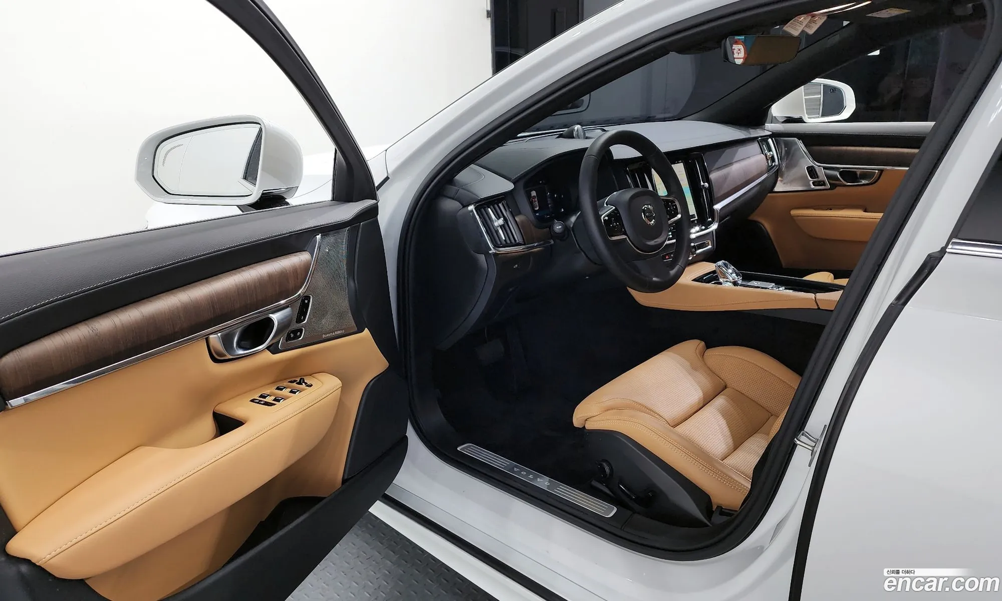 Volvo S90 2024 LVYPT0629RP401767 — 10