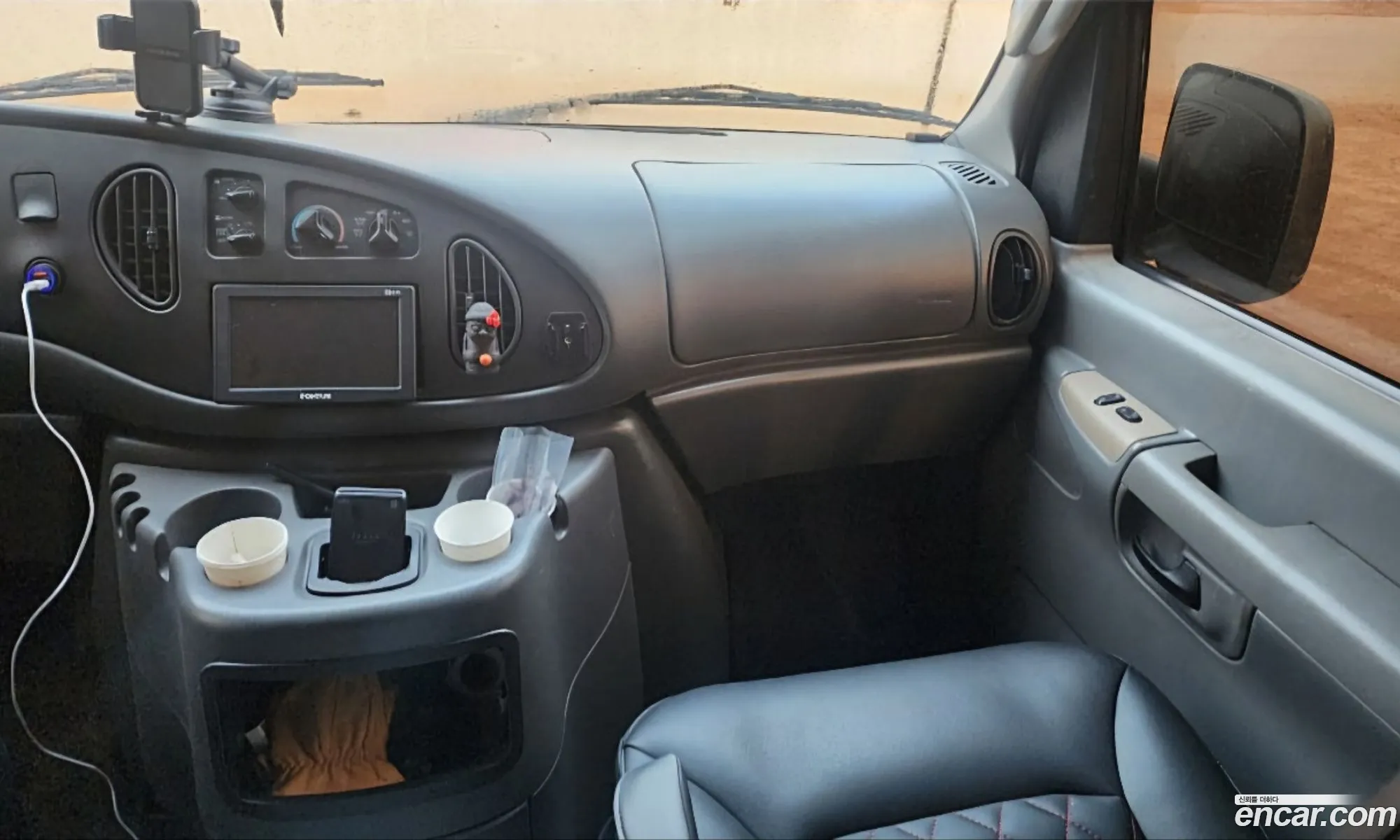Ford E-Series 2003 — 11