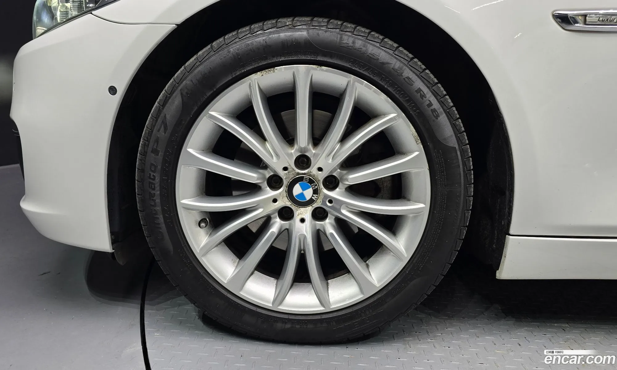 BMW 5 Series 2015 WBA5A7102FD816166 — 17
