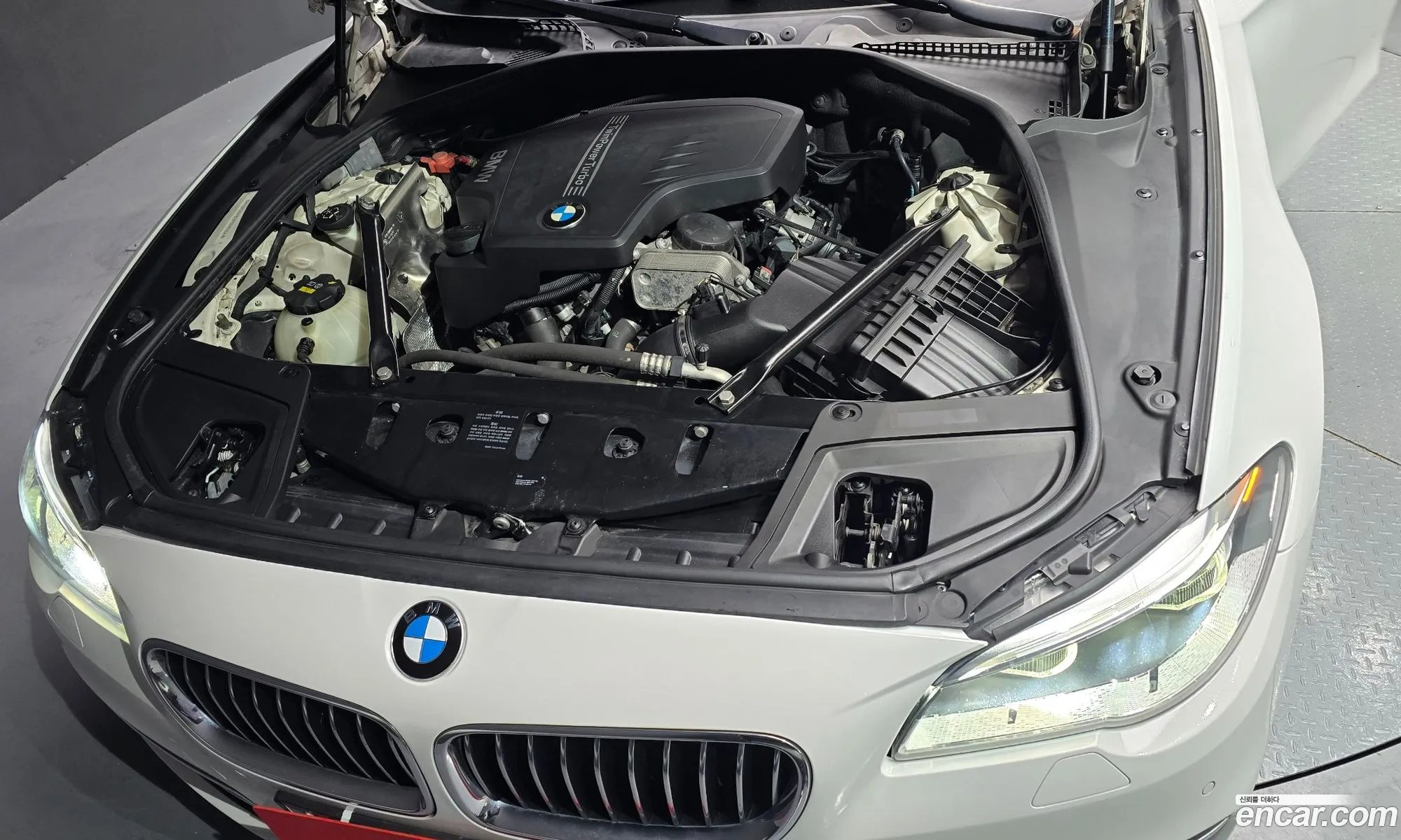 BMW 5 Series 2015 WBA5A7102FD816166 — 12