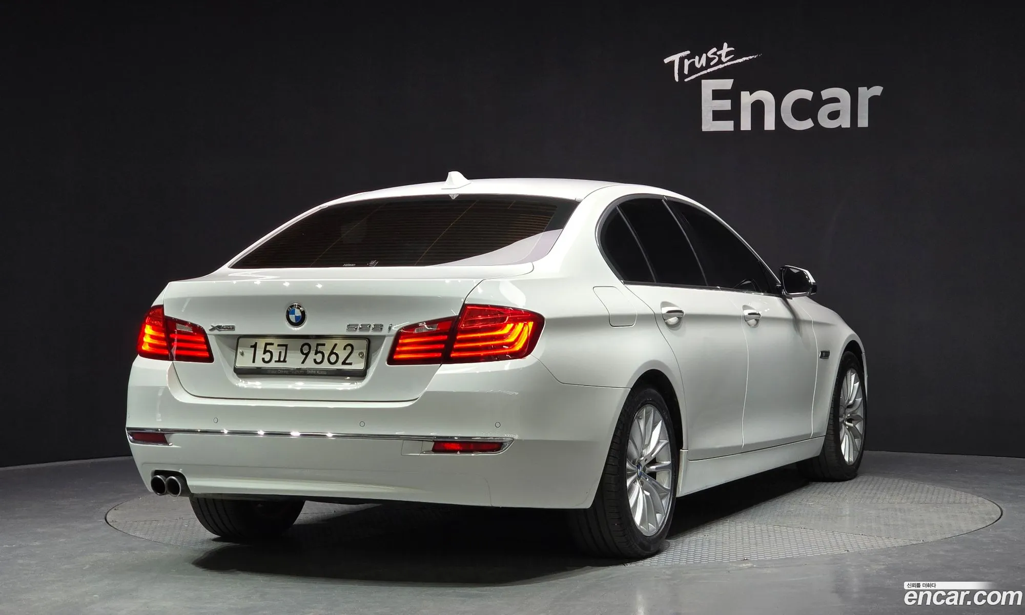 BMW 5 Series 2015 WBA5A7102FD816166 — 16