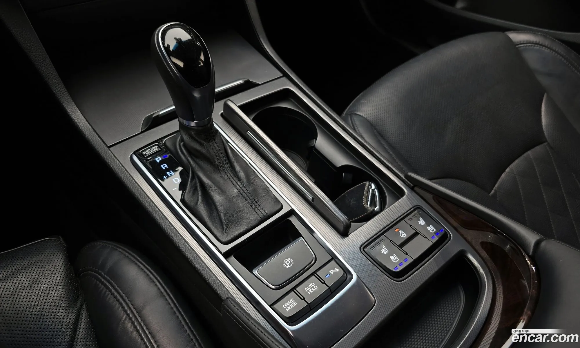 Hyundai Aslan 2015 — 2