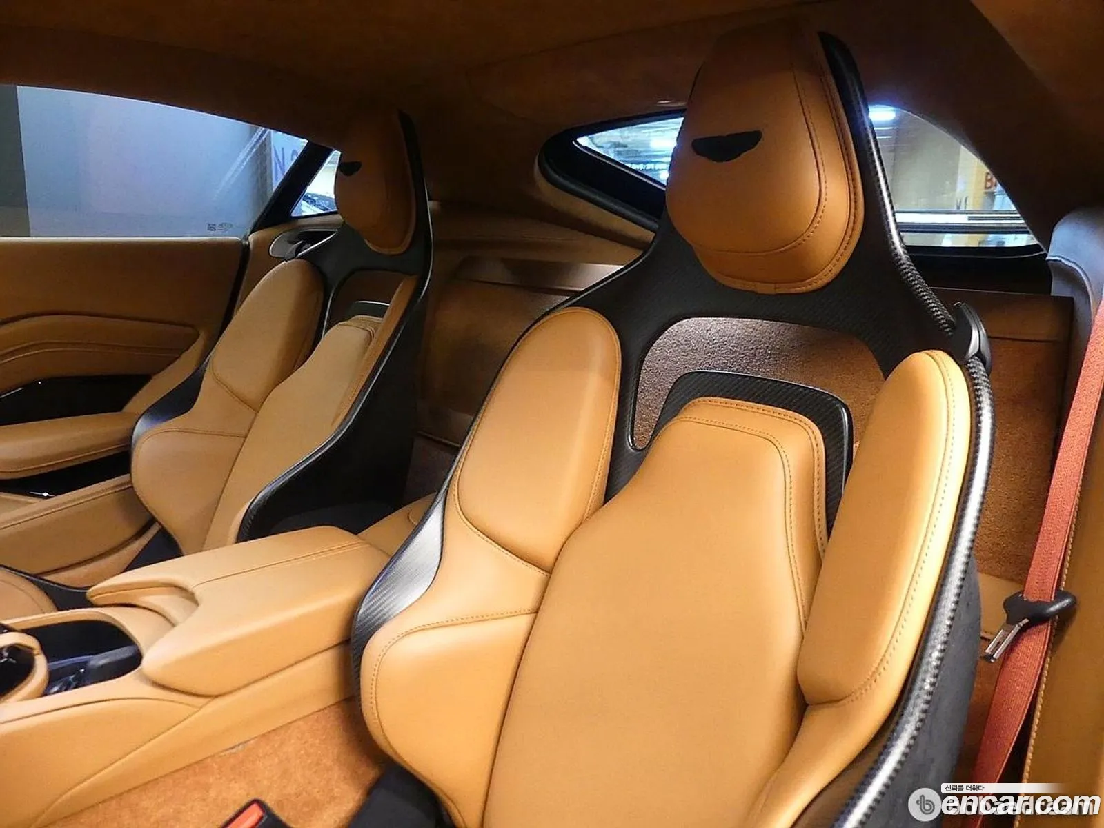 Aston Martin Vantage 2023 — 11