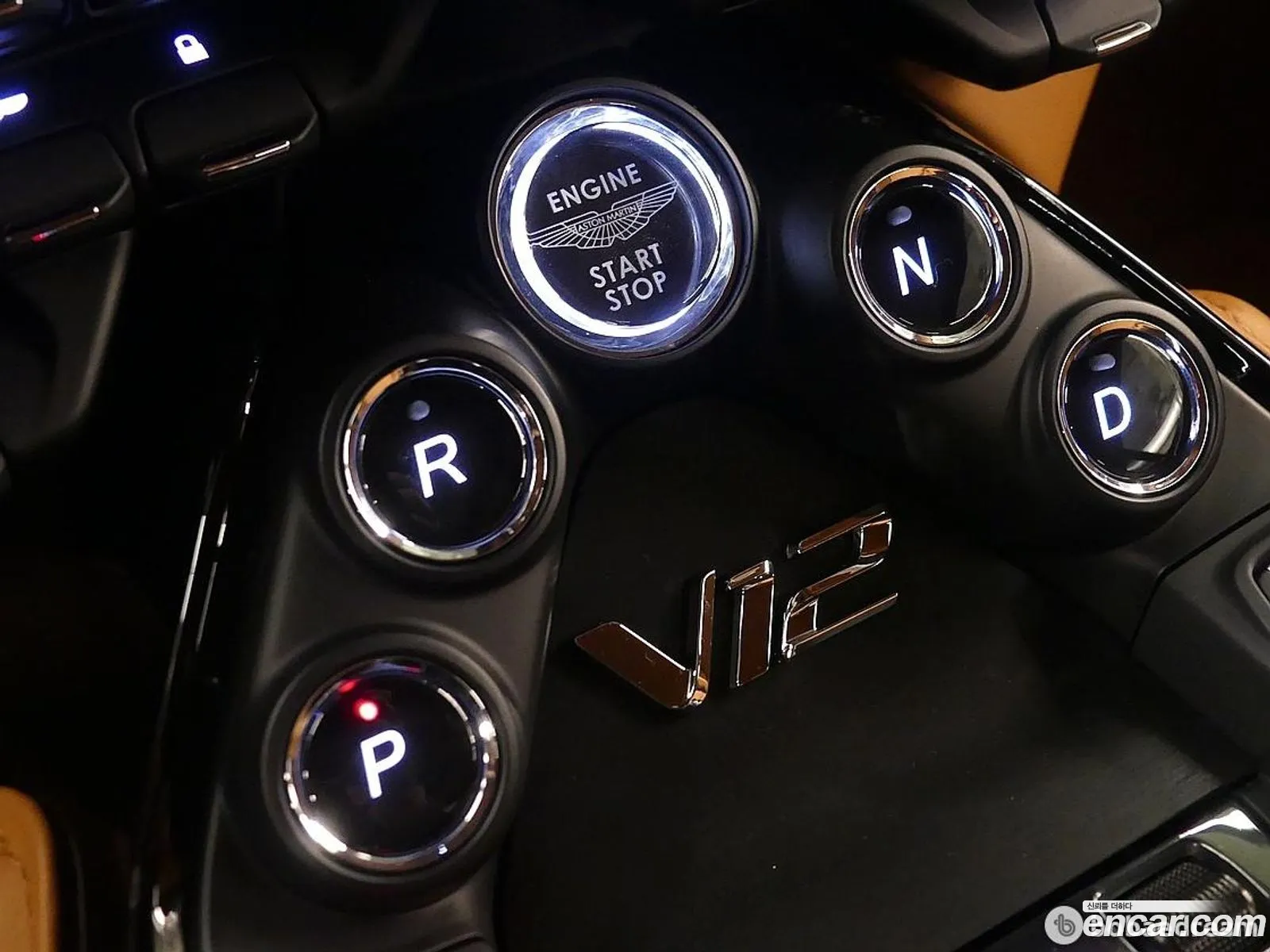 Aston Martin Vantage 2023 — 17
