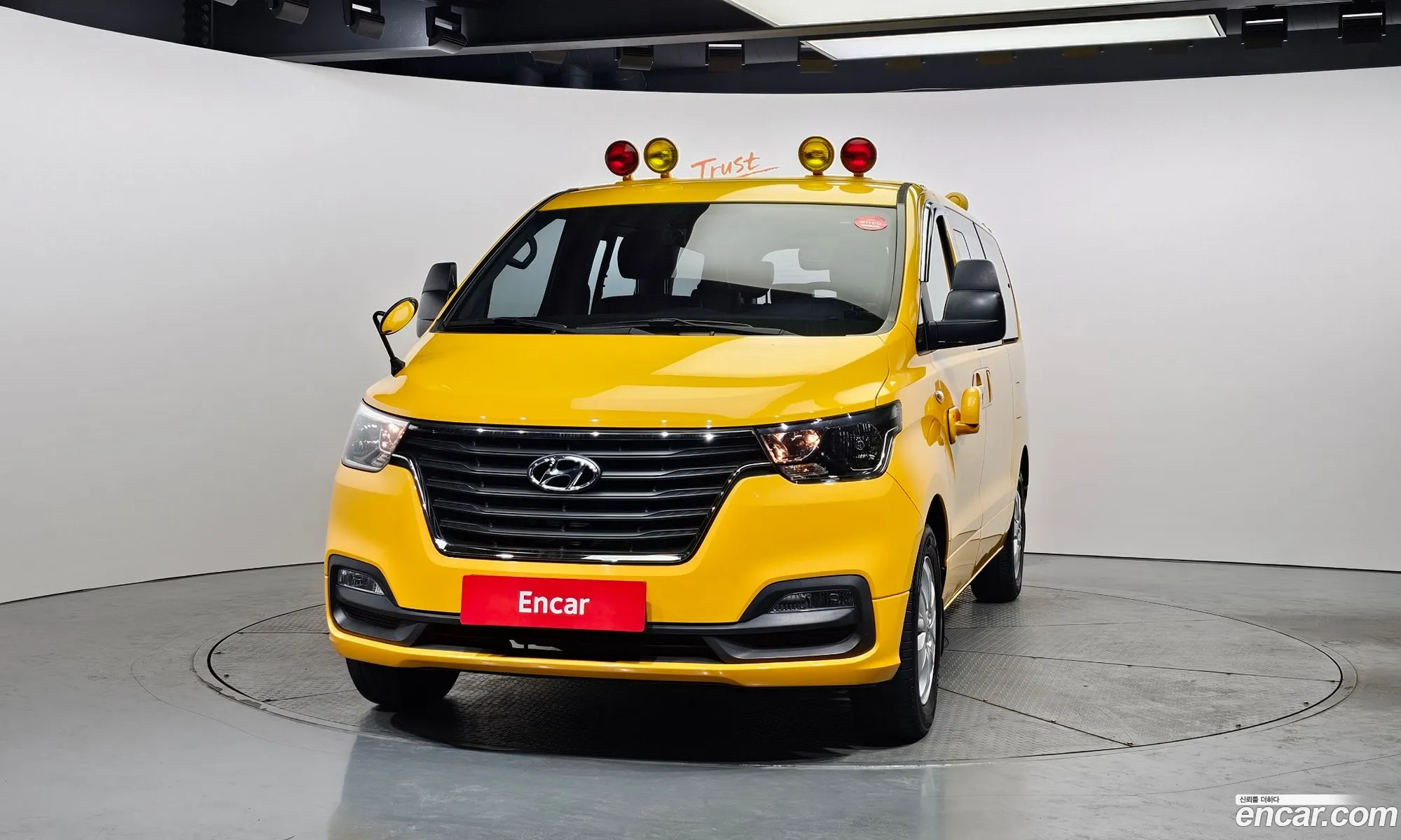 Hyundai Grand Starex 2020 — 17