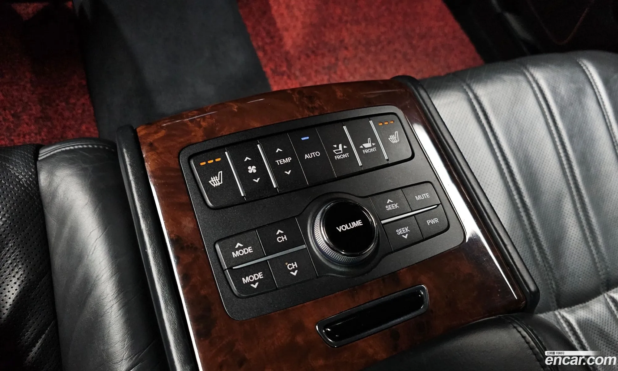 Hyundai Equus 2009 — 19