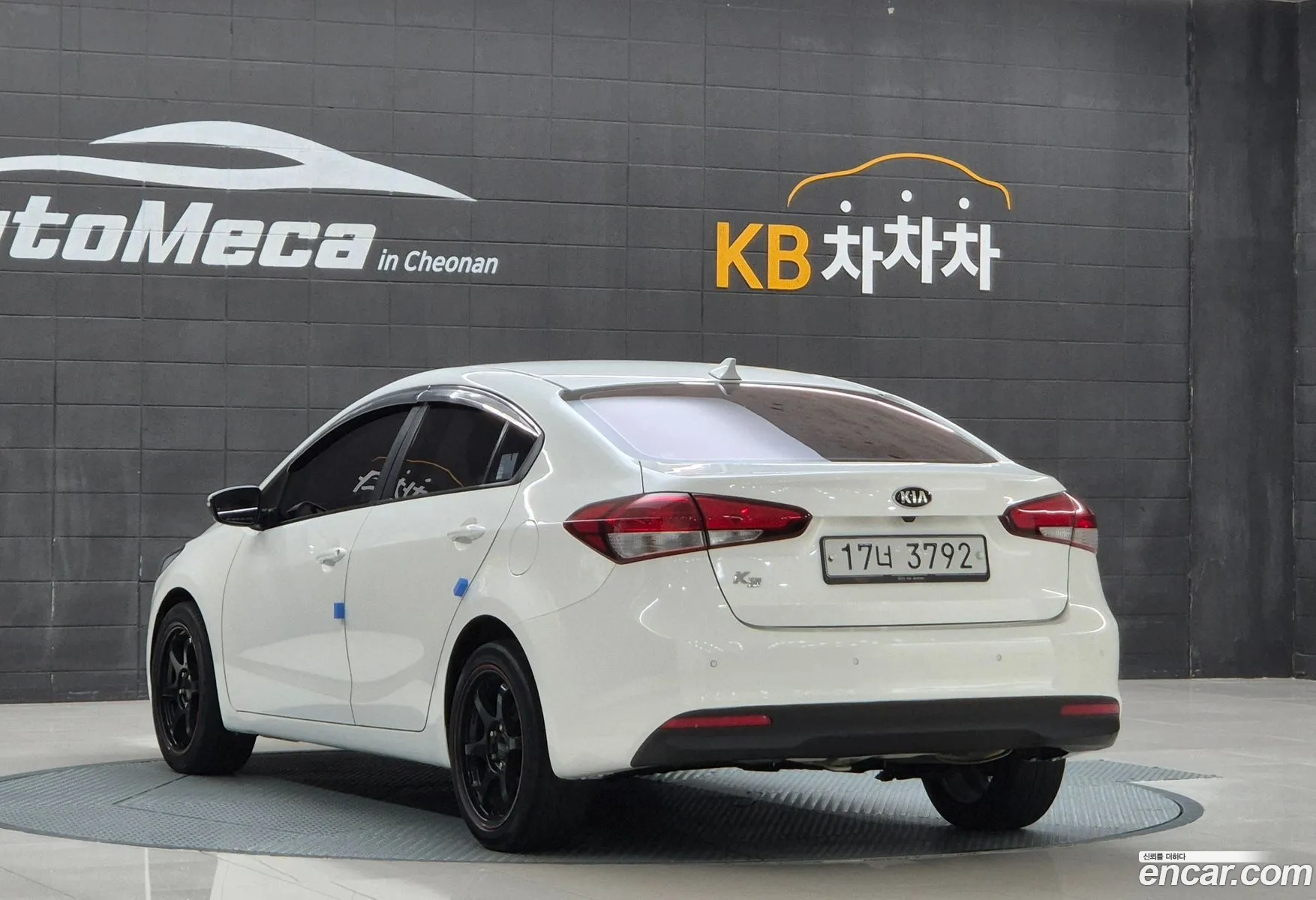 Kia K3 2017 — 4