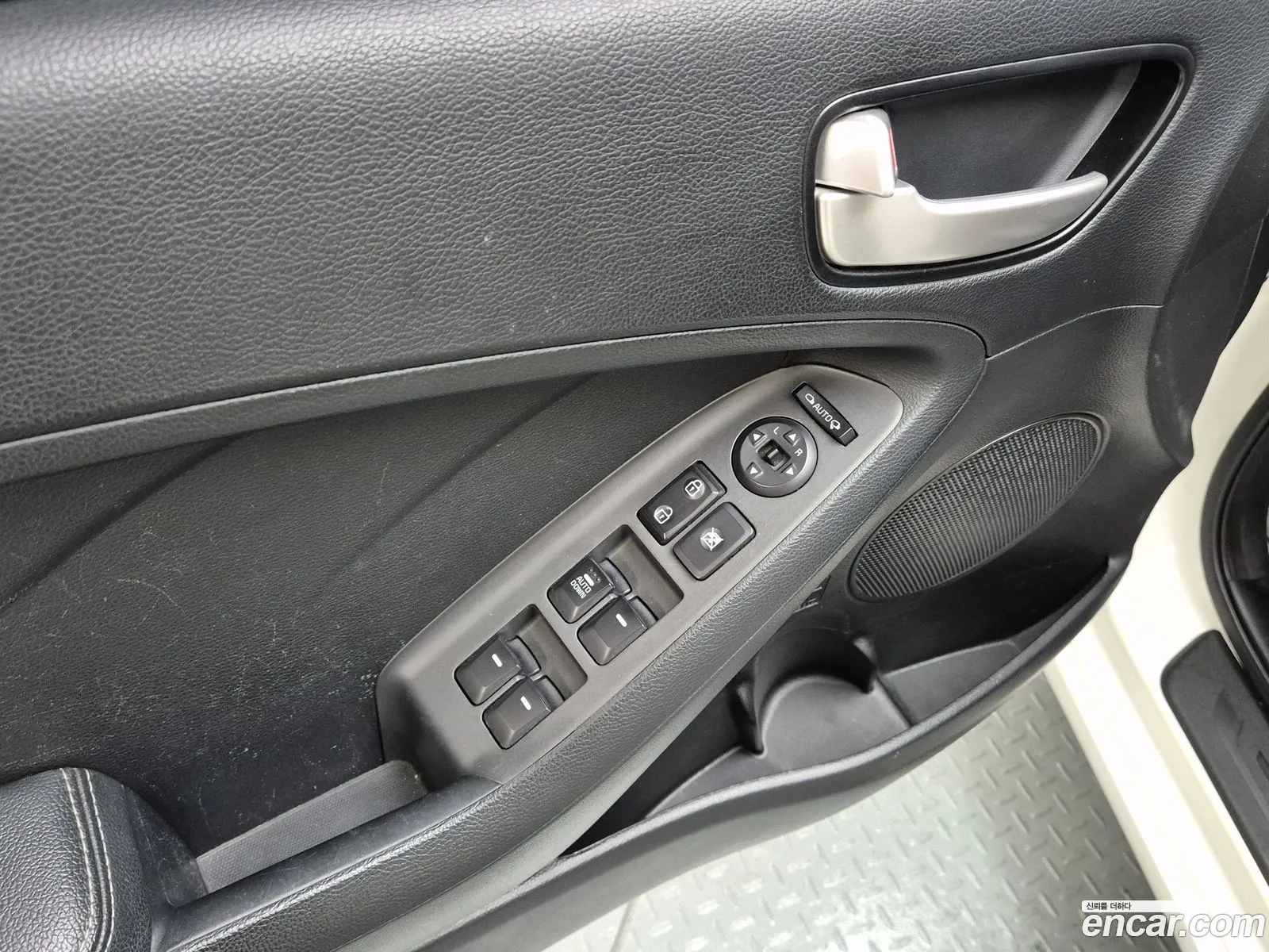 Kia K3 2017 — 15