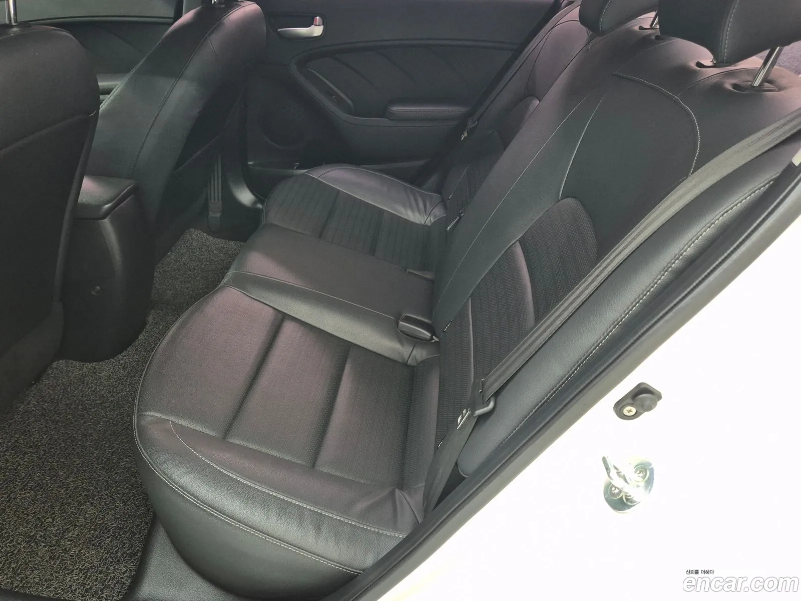 Kia K3 2017 — 7