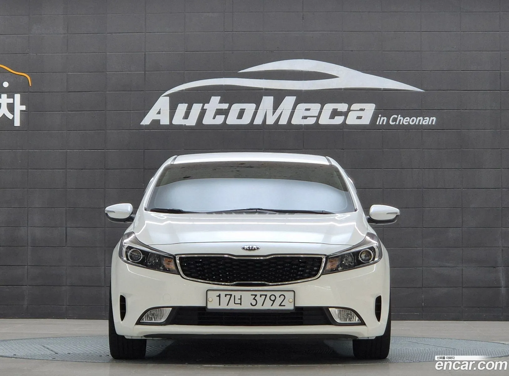 Kia K3 2017 — 16