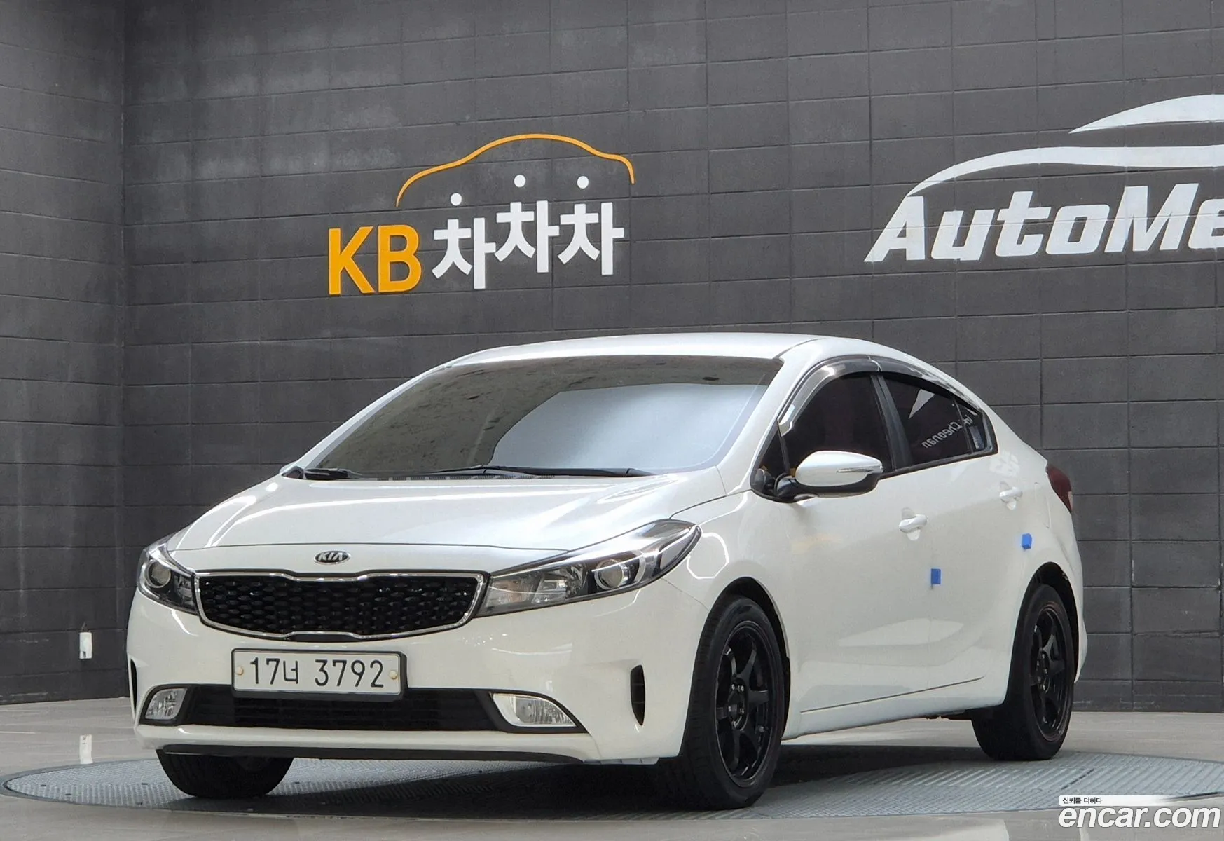 Kia K3 2017 — 18