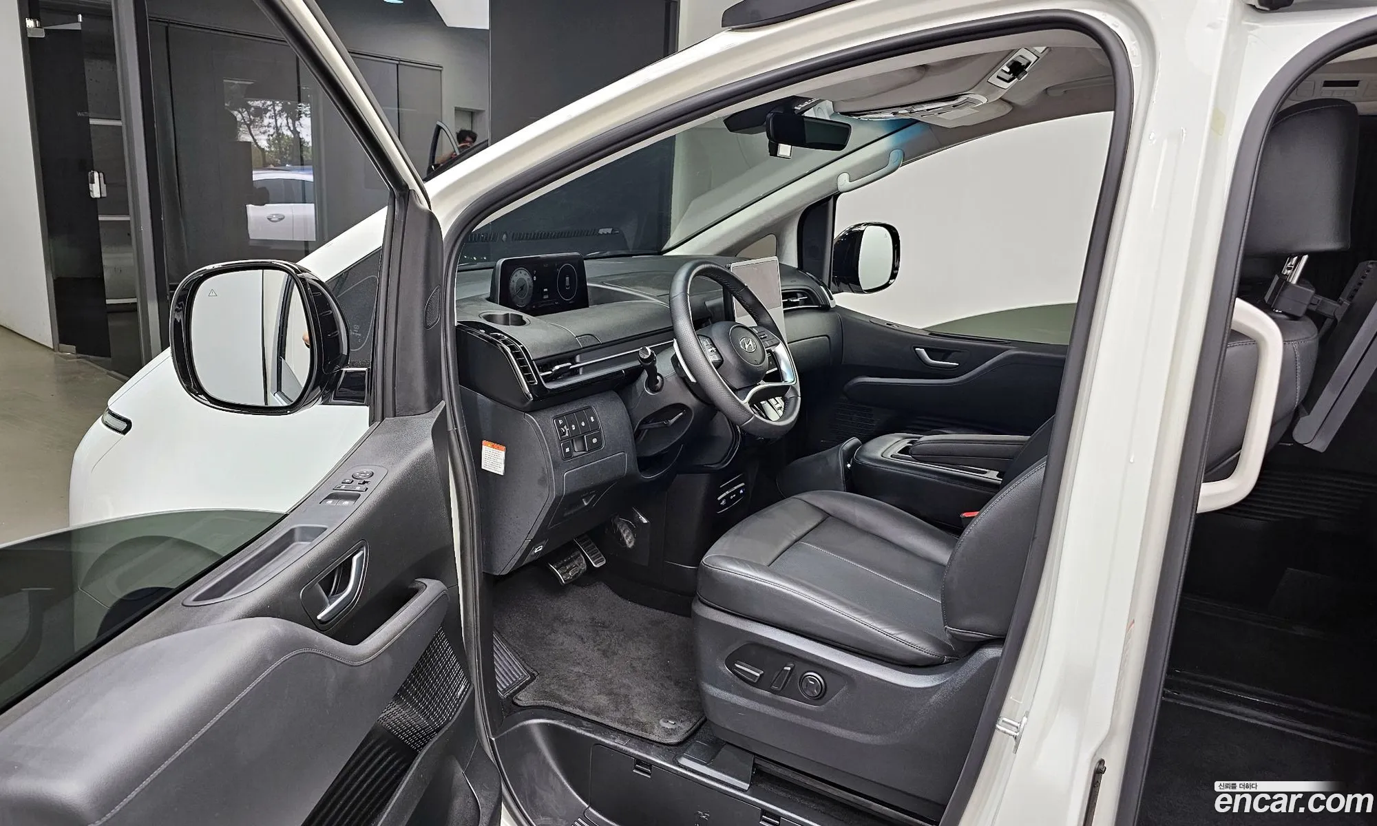 Hyundai Staria 2022 — 18