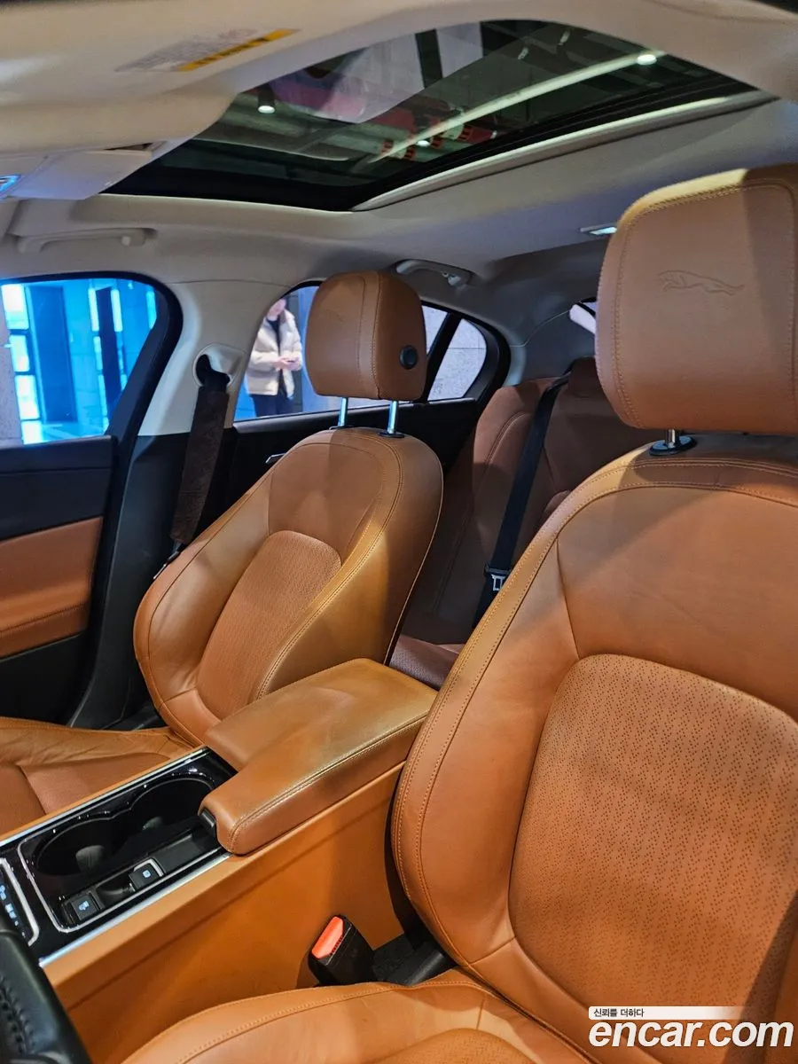 Jaguar XE 2016 — 2