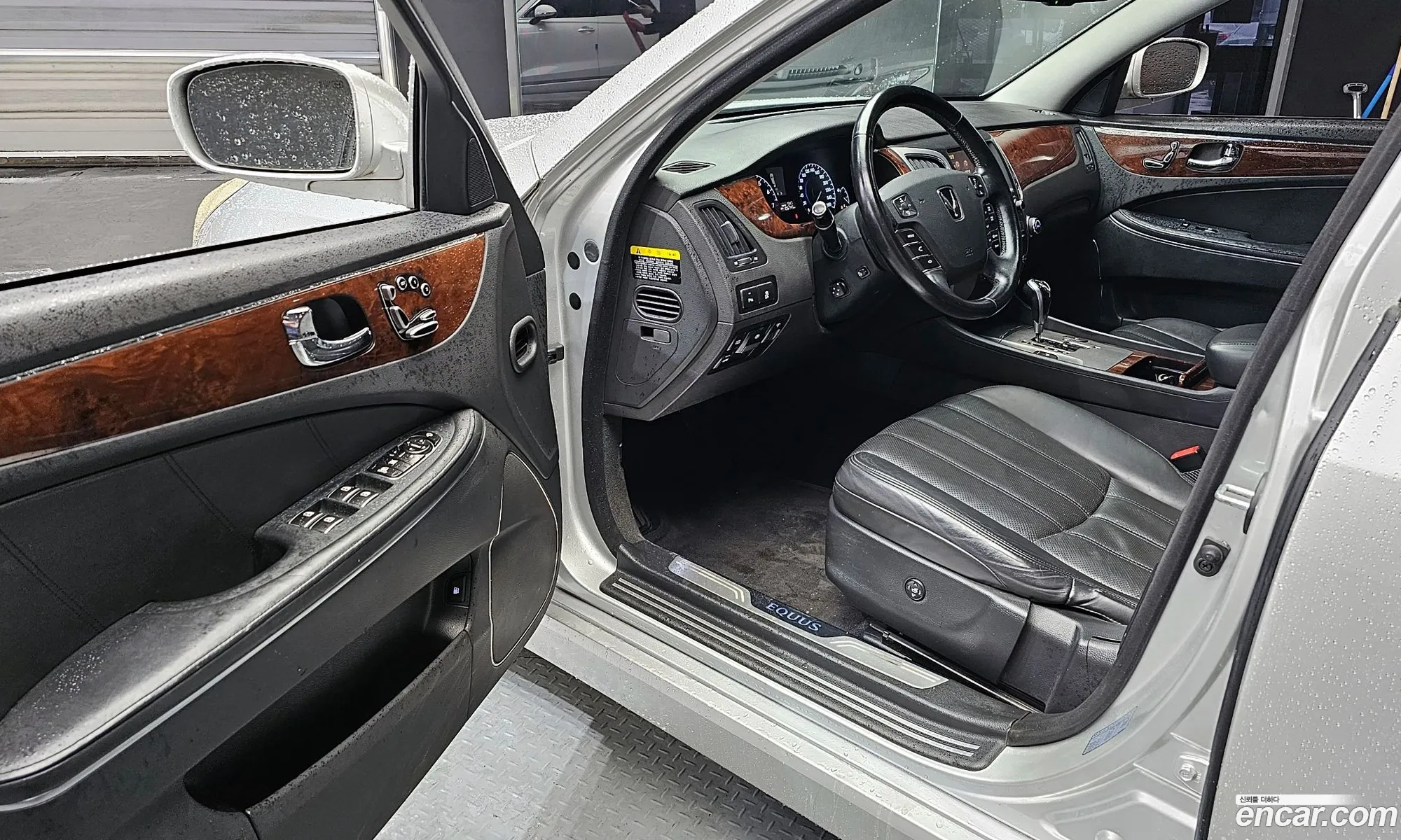 Hyundai Equus 2009 — 11